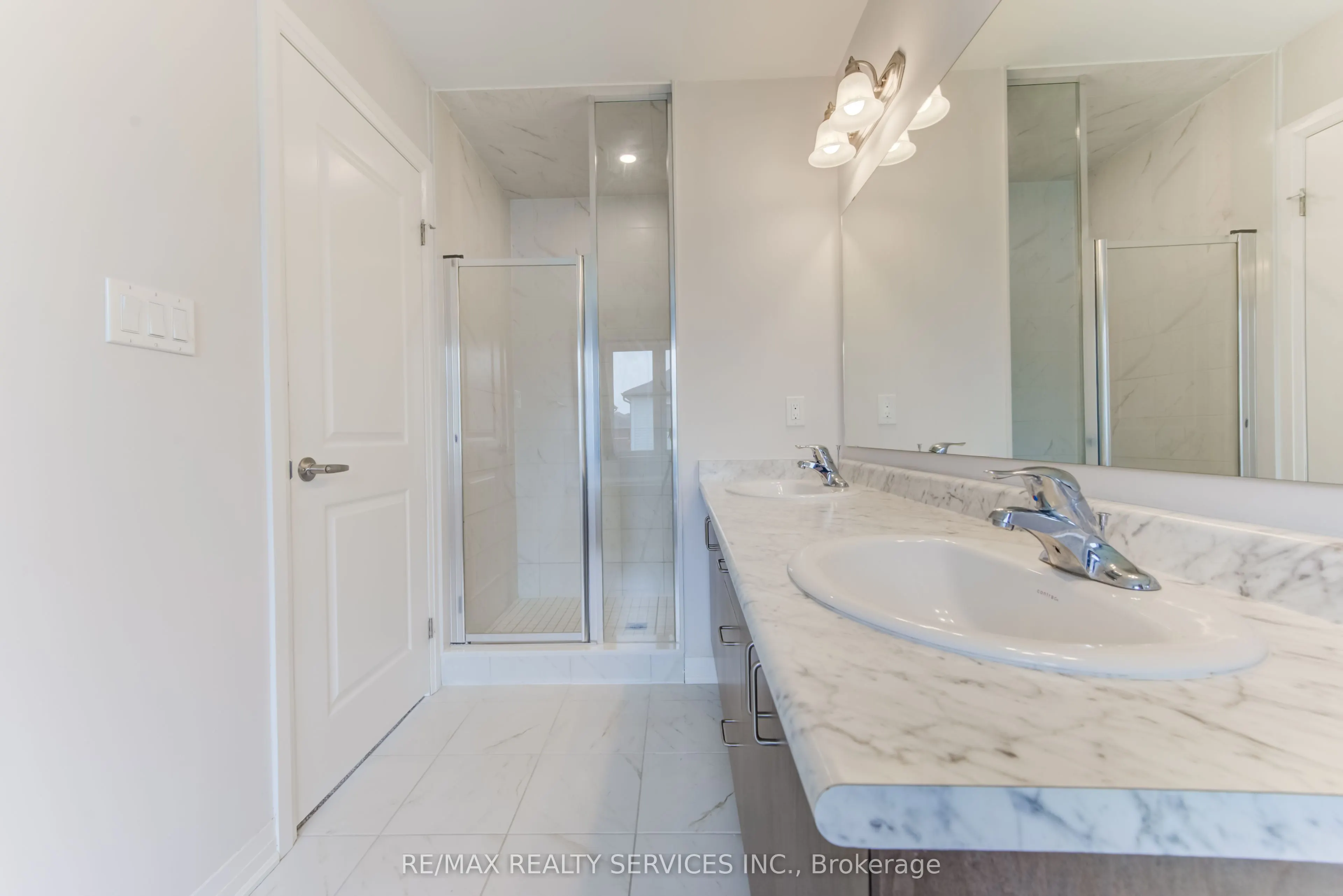 73 Prince Phillip Boulevard