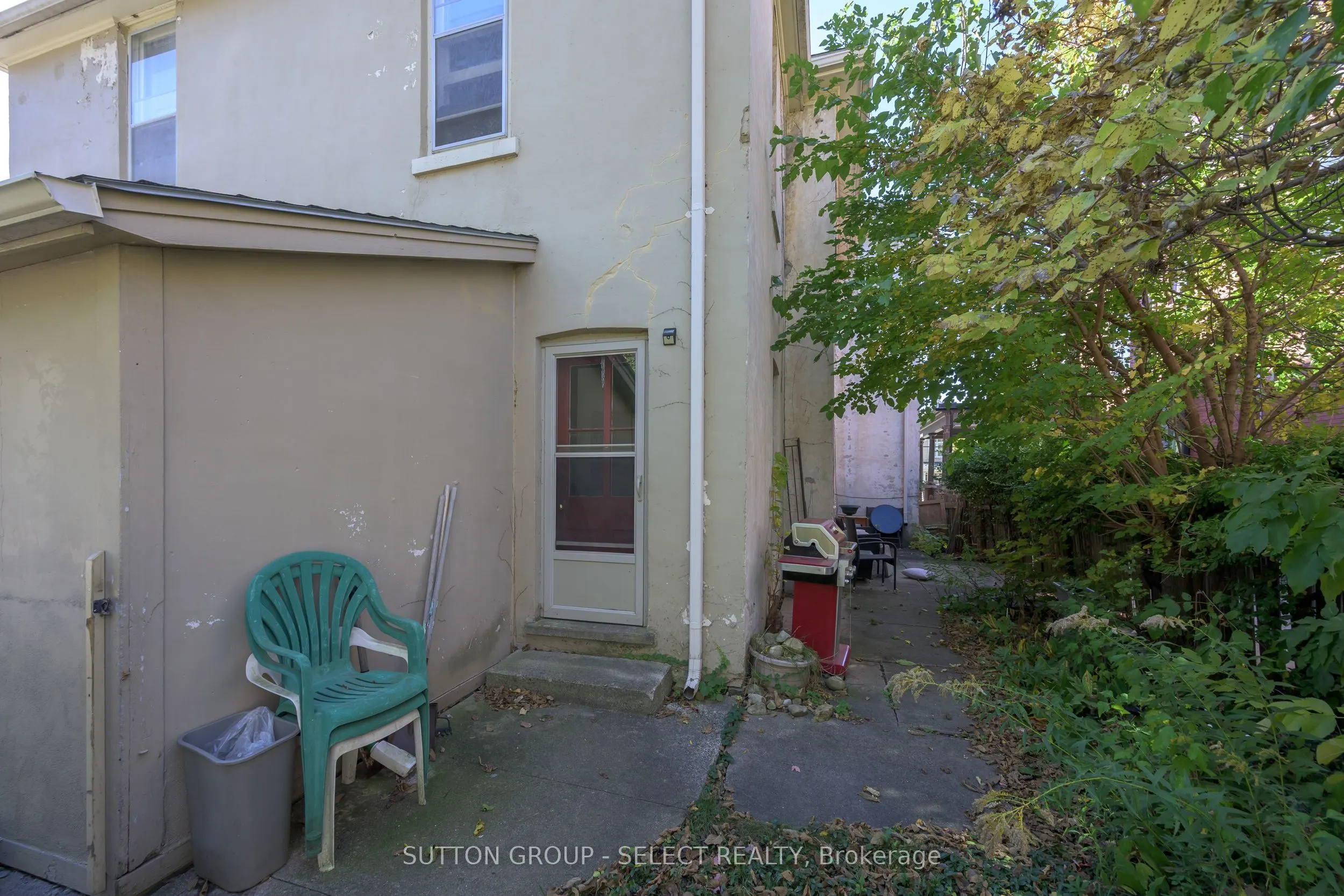 614-616 Wellington Street