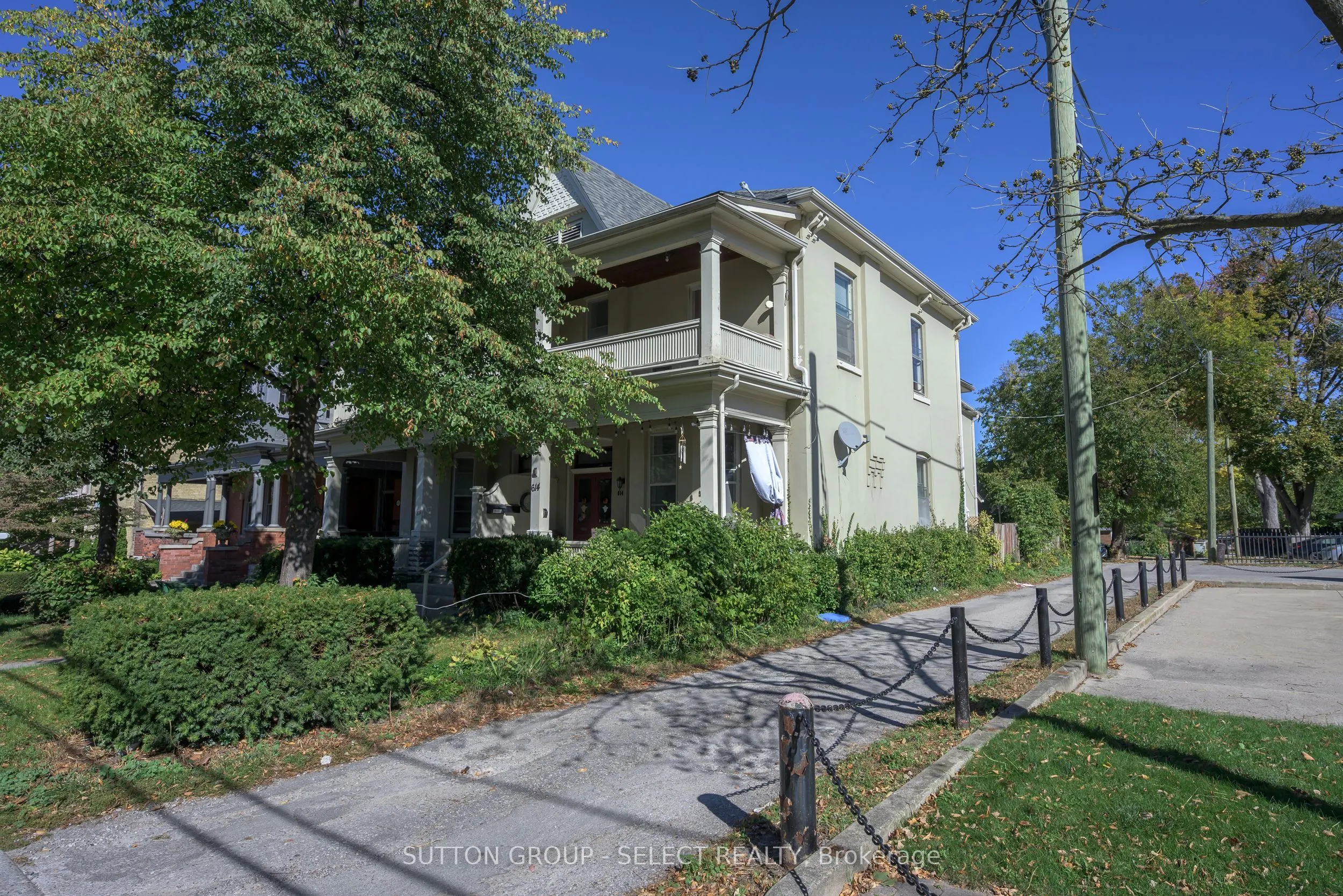 614-616 Wellington Street