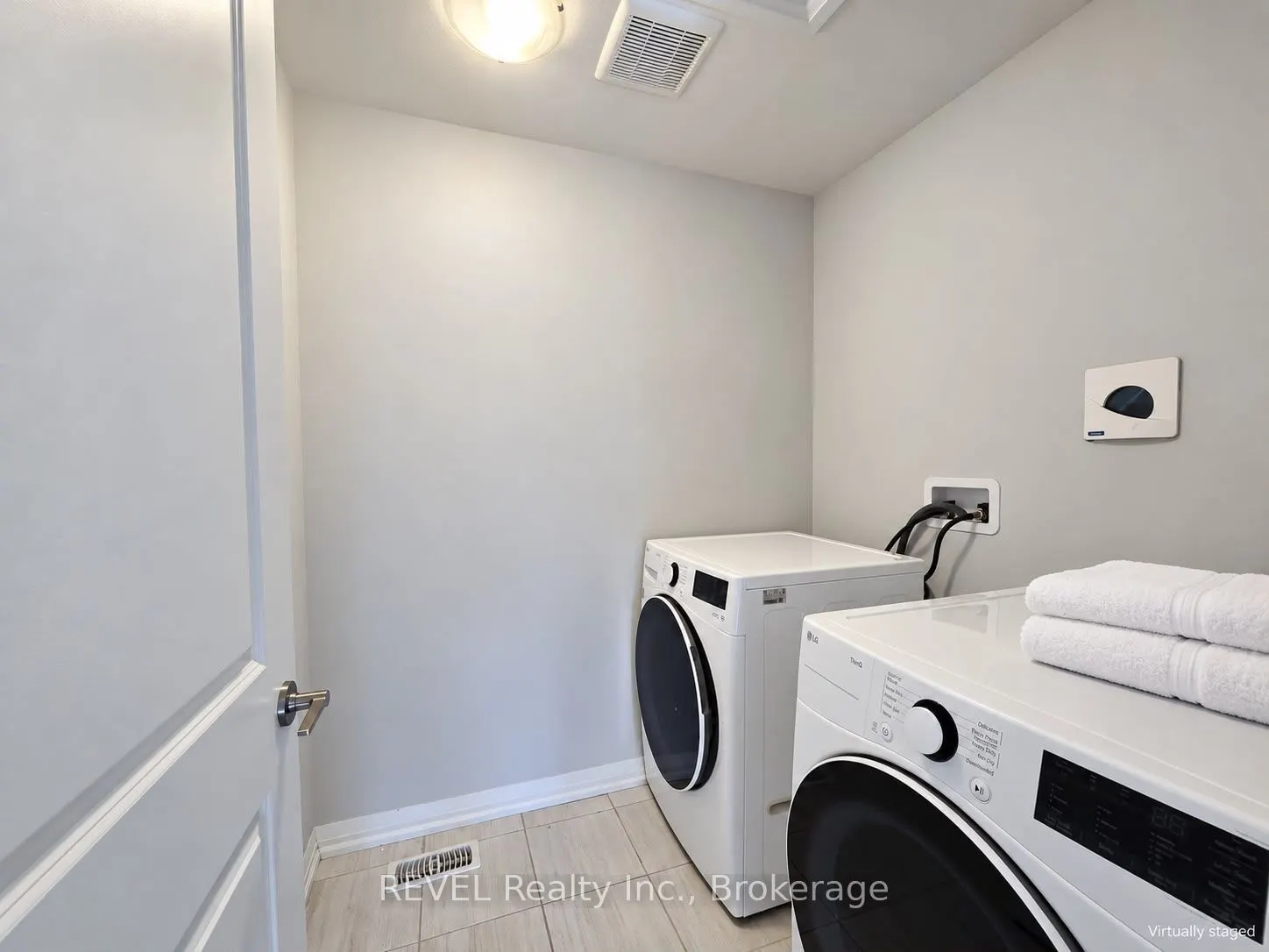 4552 Portage Road #71 #UPPER