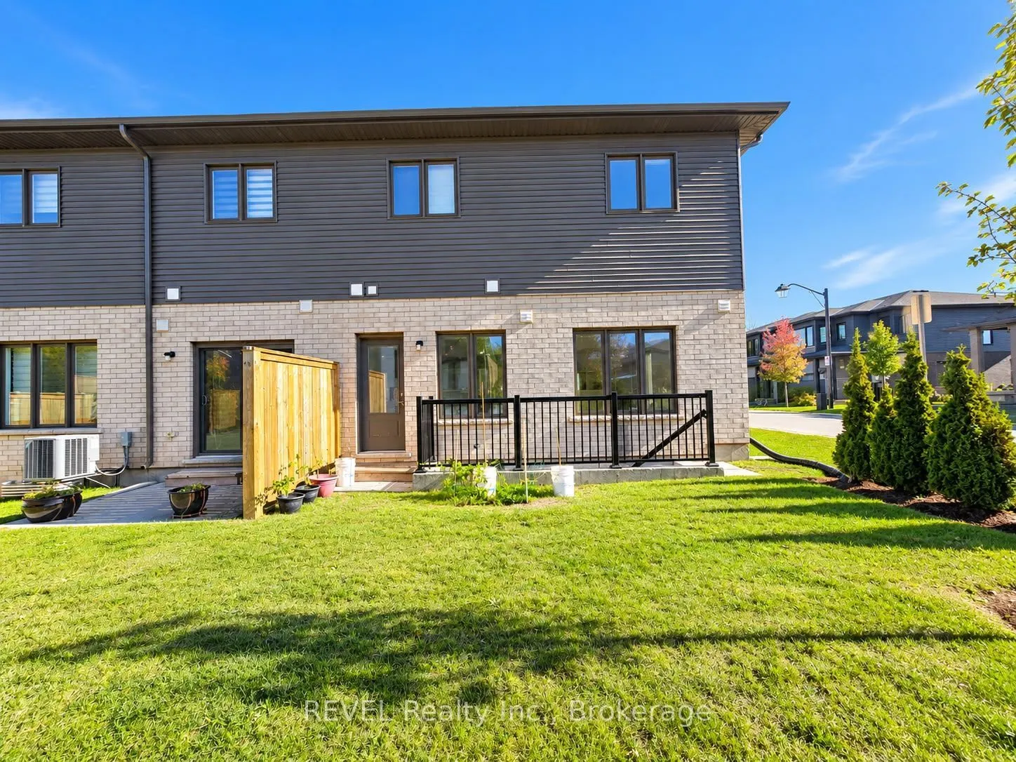 4552 Portage Road #71 #UPPER