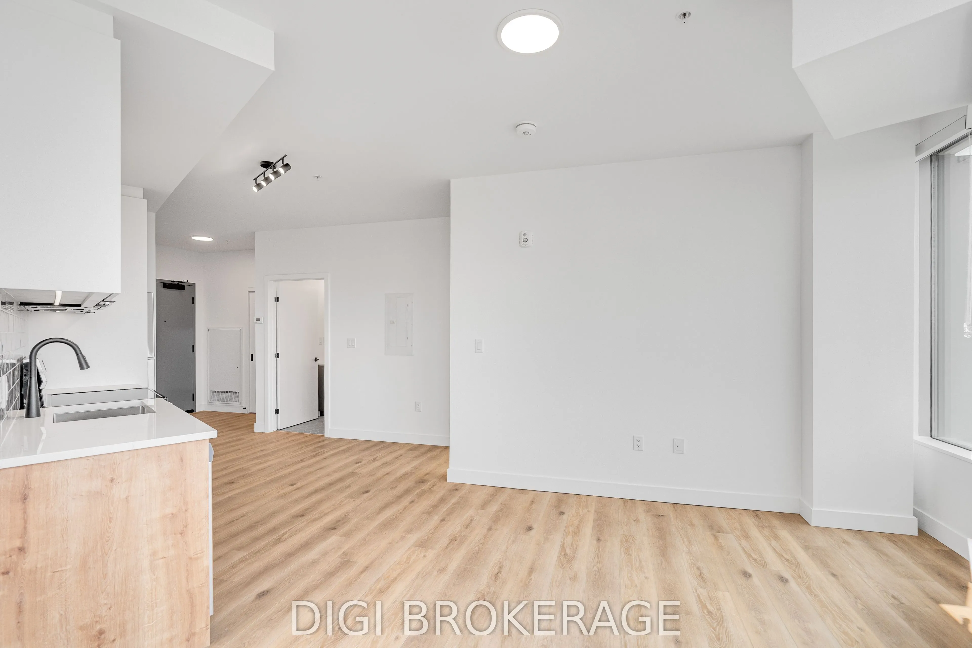 1600 James Naismith Drive #520