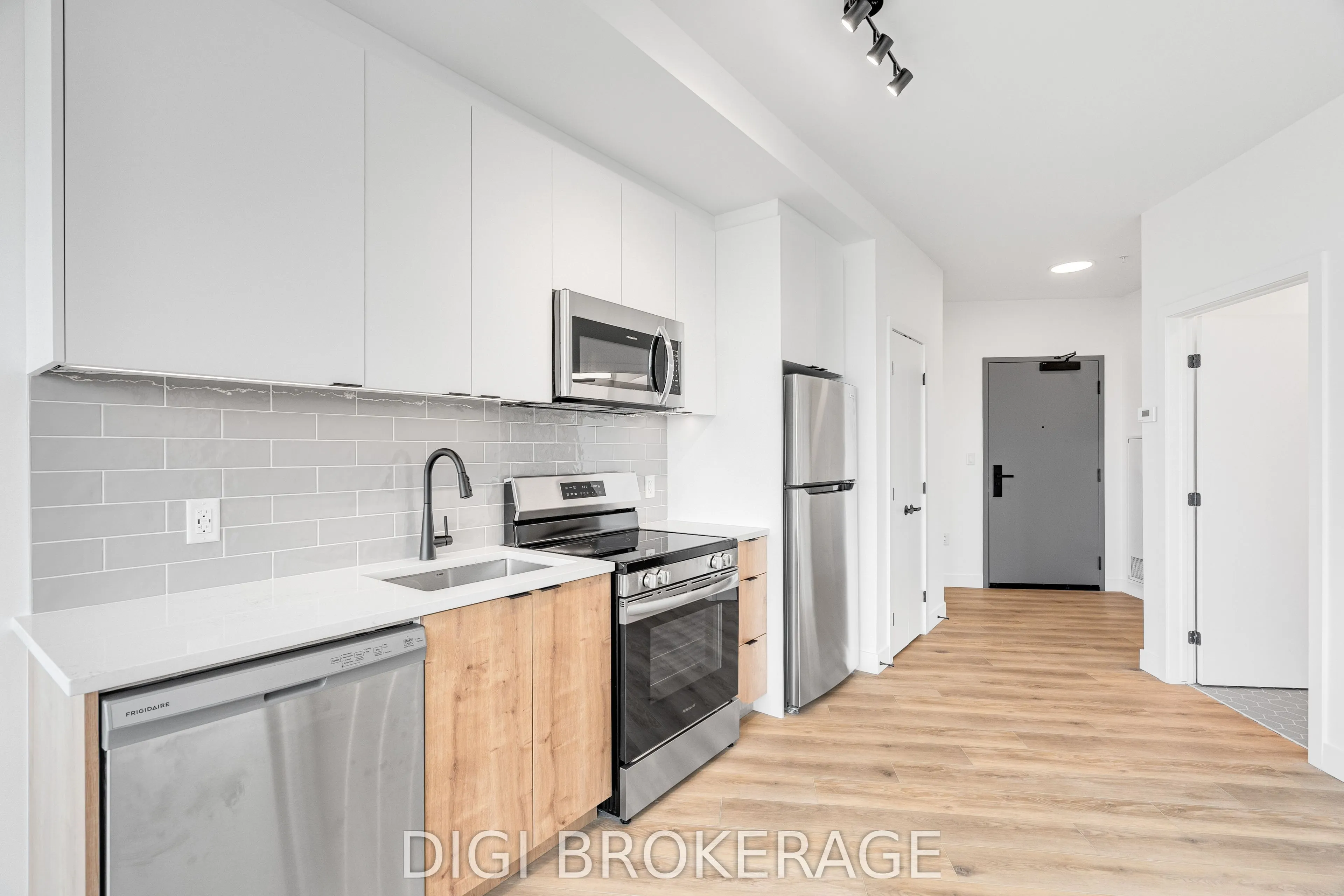 1600 James Naismith Drive #520