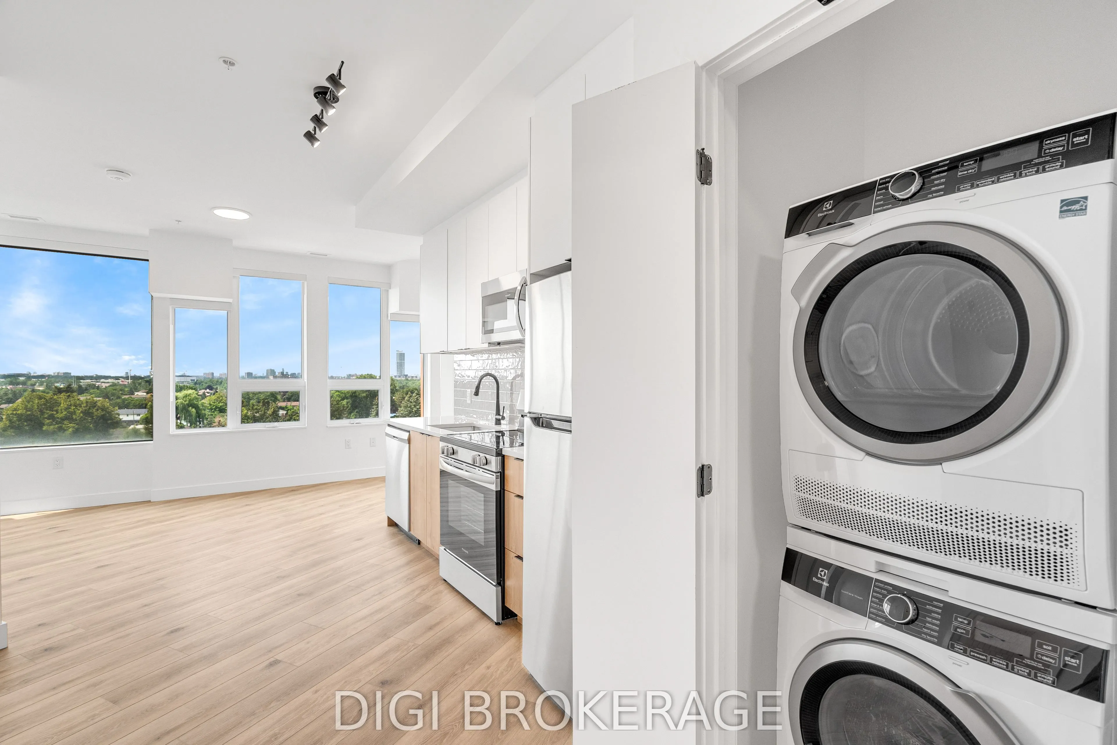 1600 James Naismith Drive #520