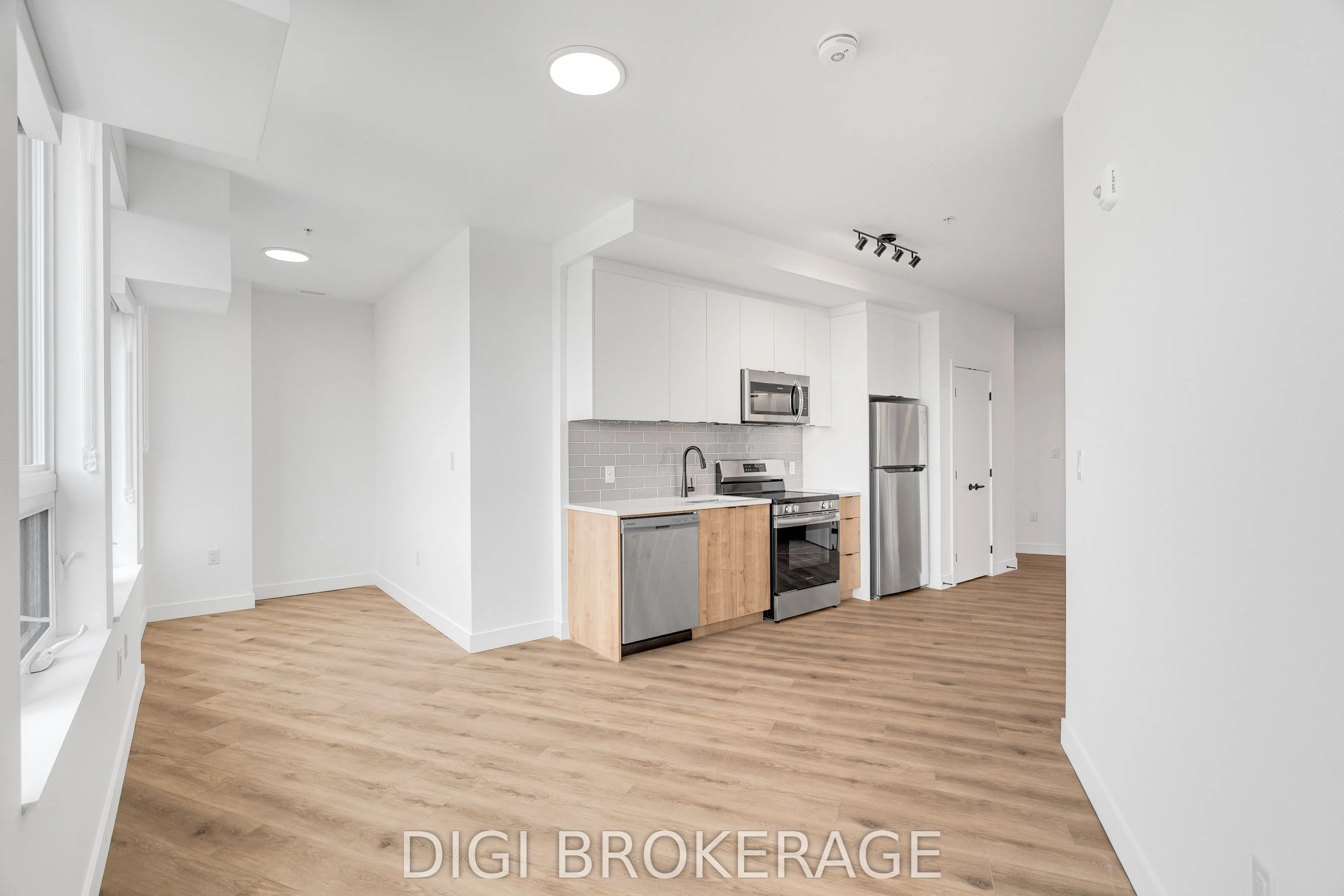 1600 James Naismith Drive #520