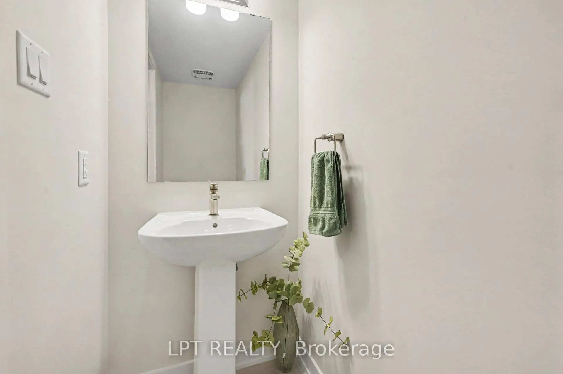 812 Kinstead Private