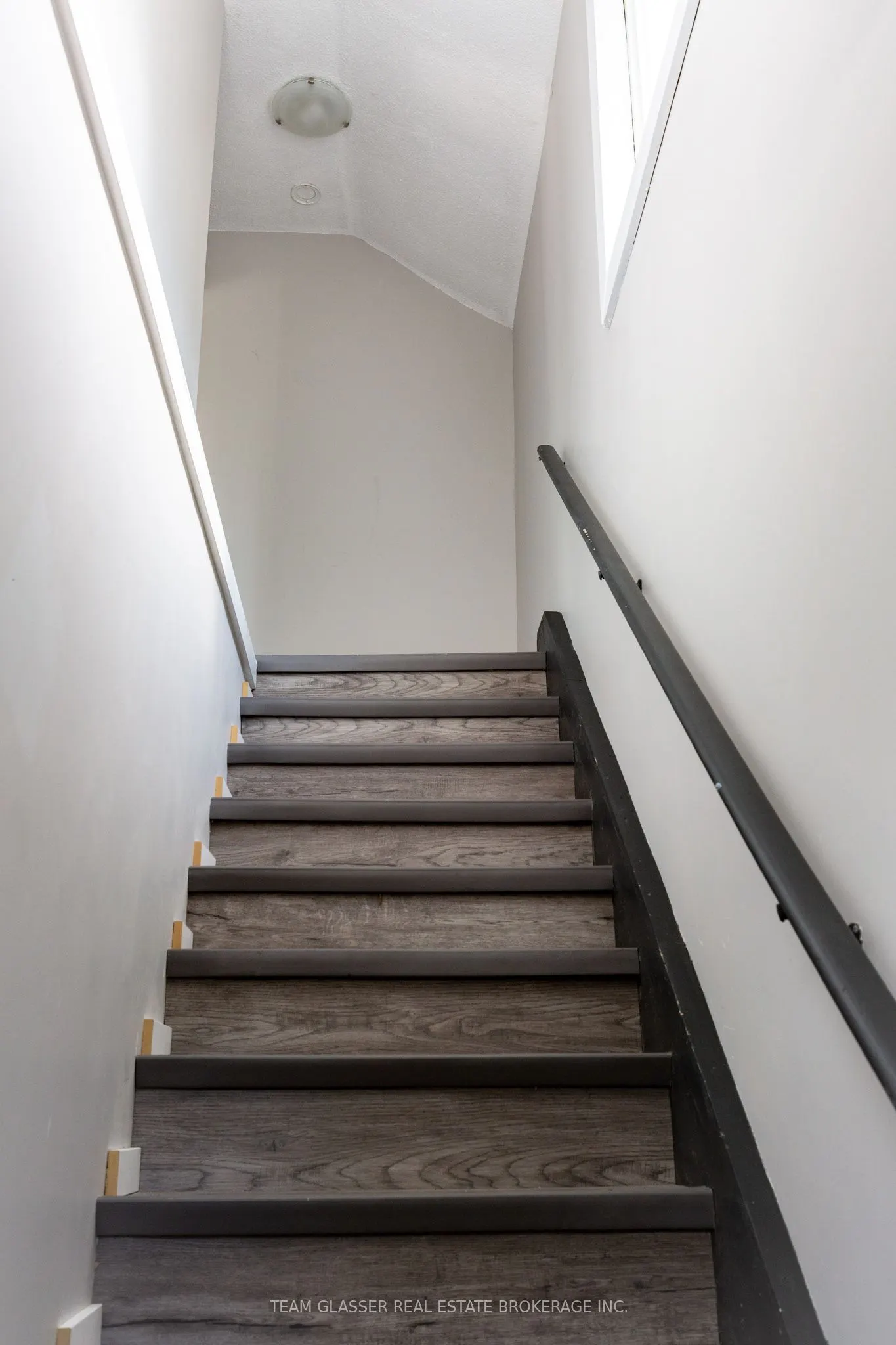 69 KAINS Street