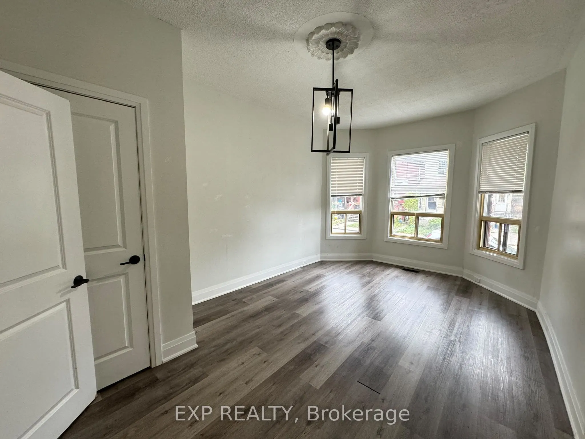 58 Arthur Avenue N