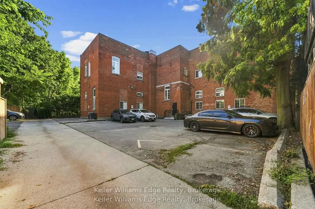 73 Garfield Avenue S #1D