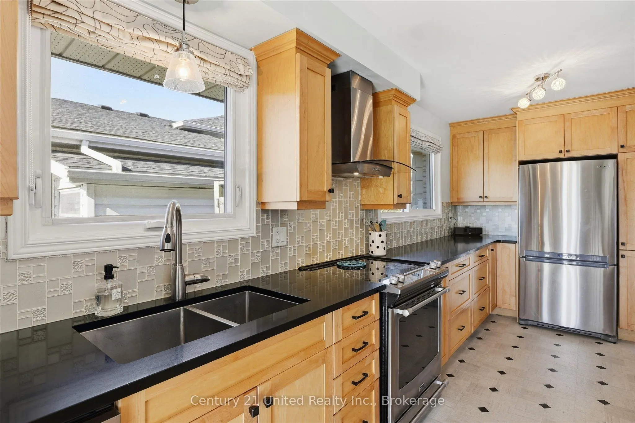 898 Sydenham Road
