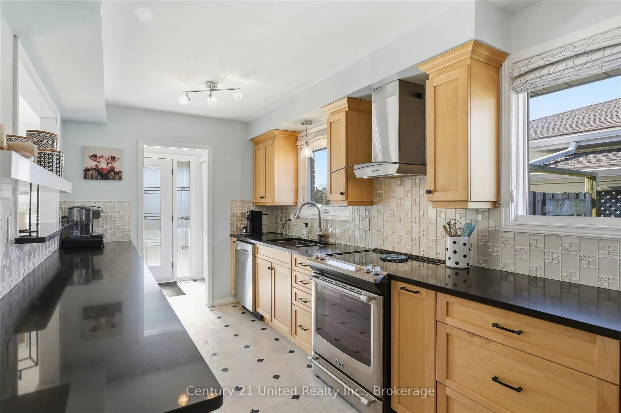 898 Sydenham Road