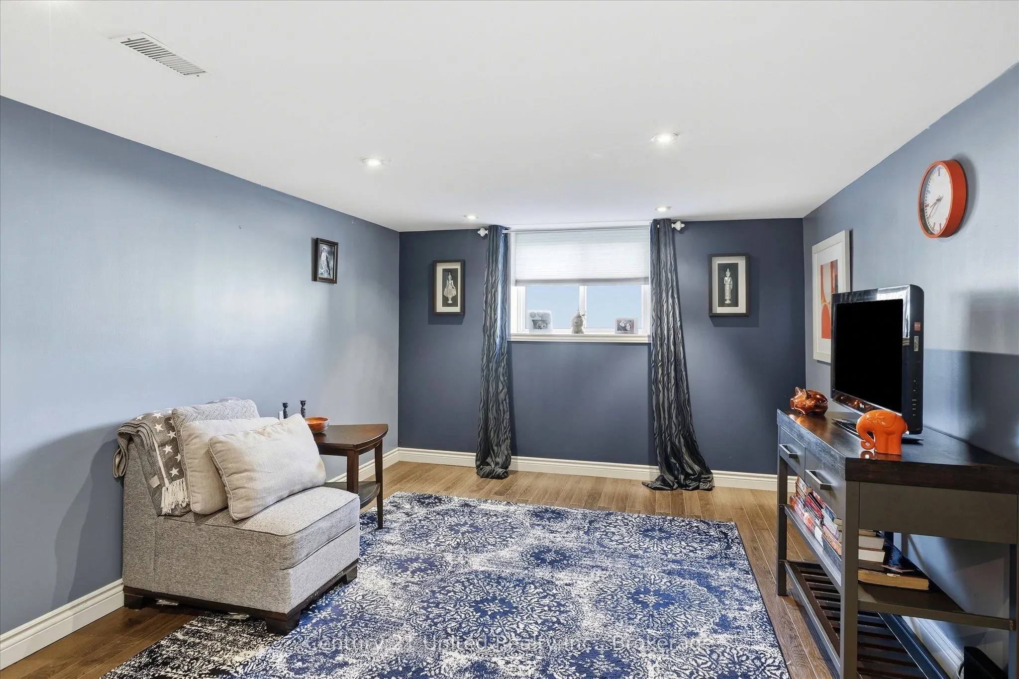 898 Sydenham Road