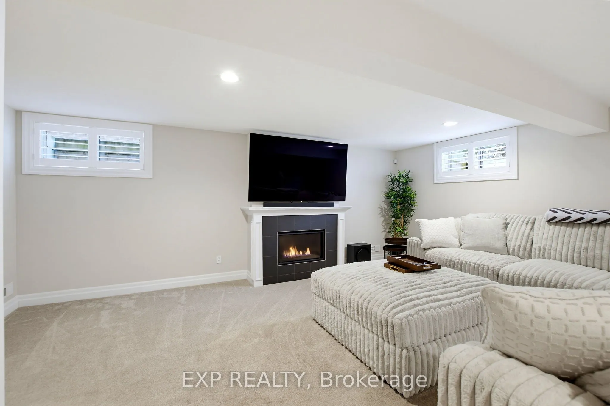 2290 Torrey Pines Way #3