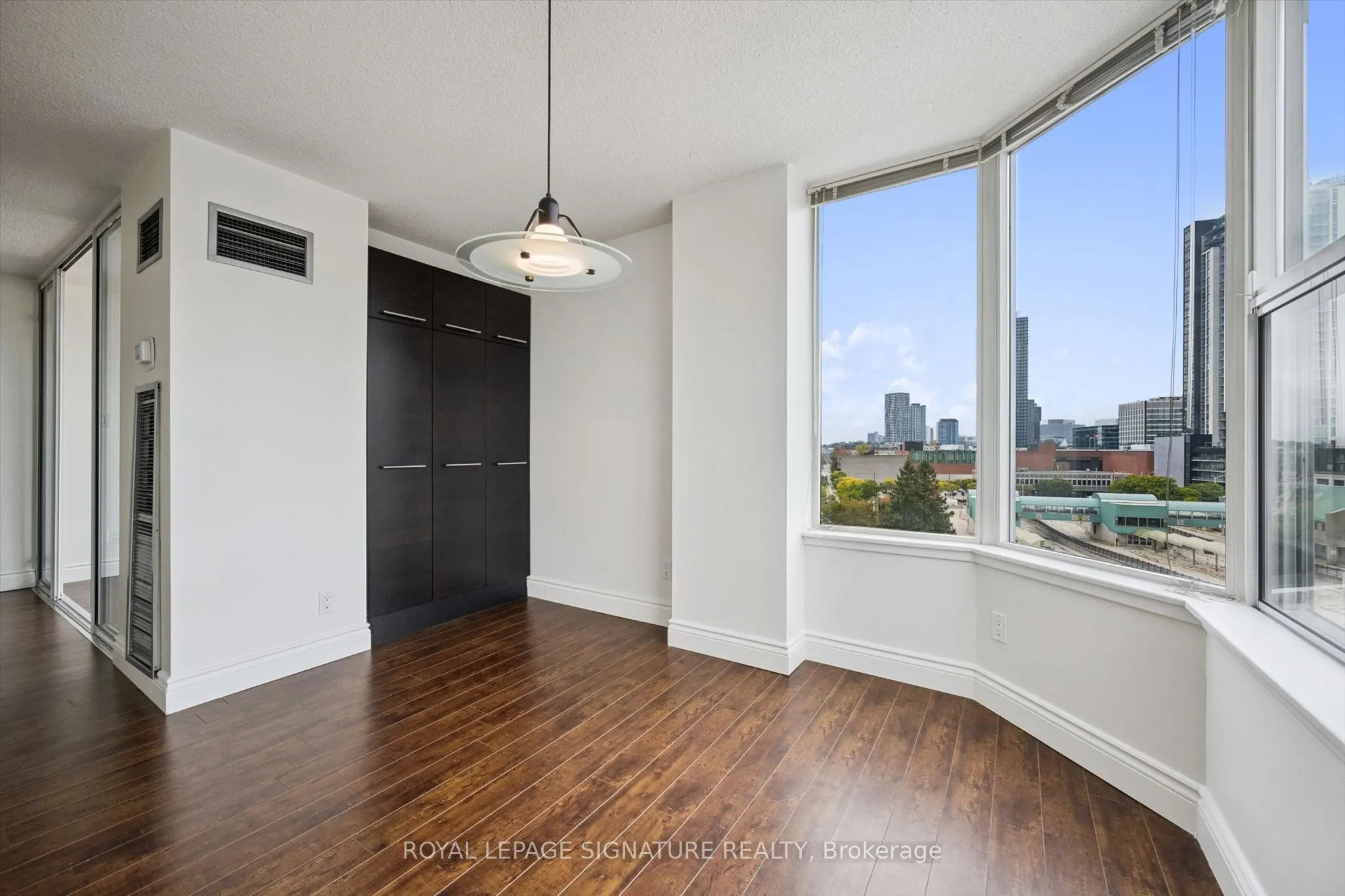 150 Queen Street S #401
