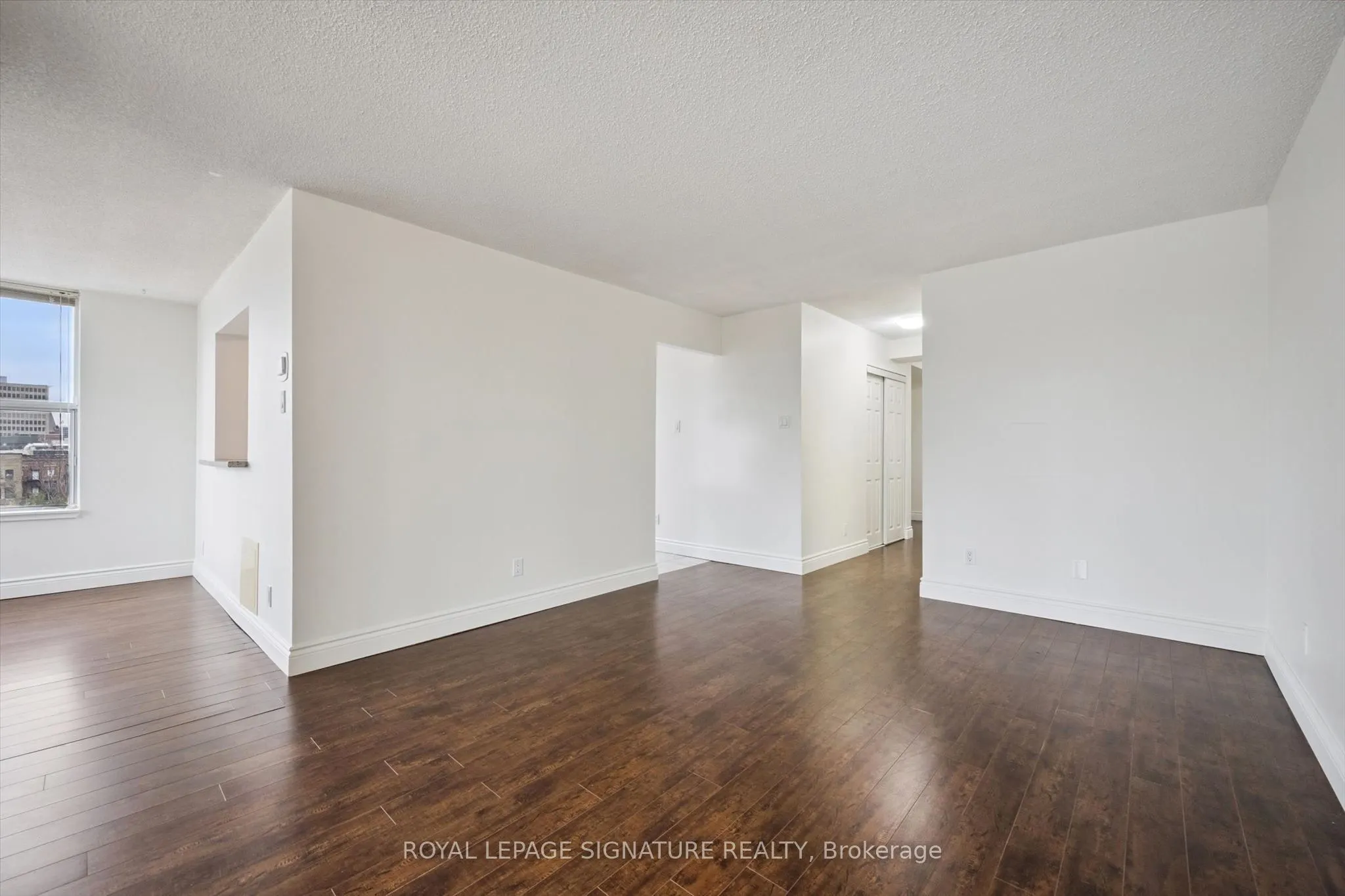 150 Queen Street S #401