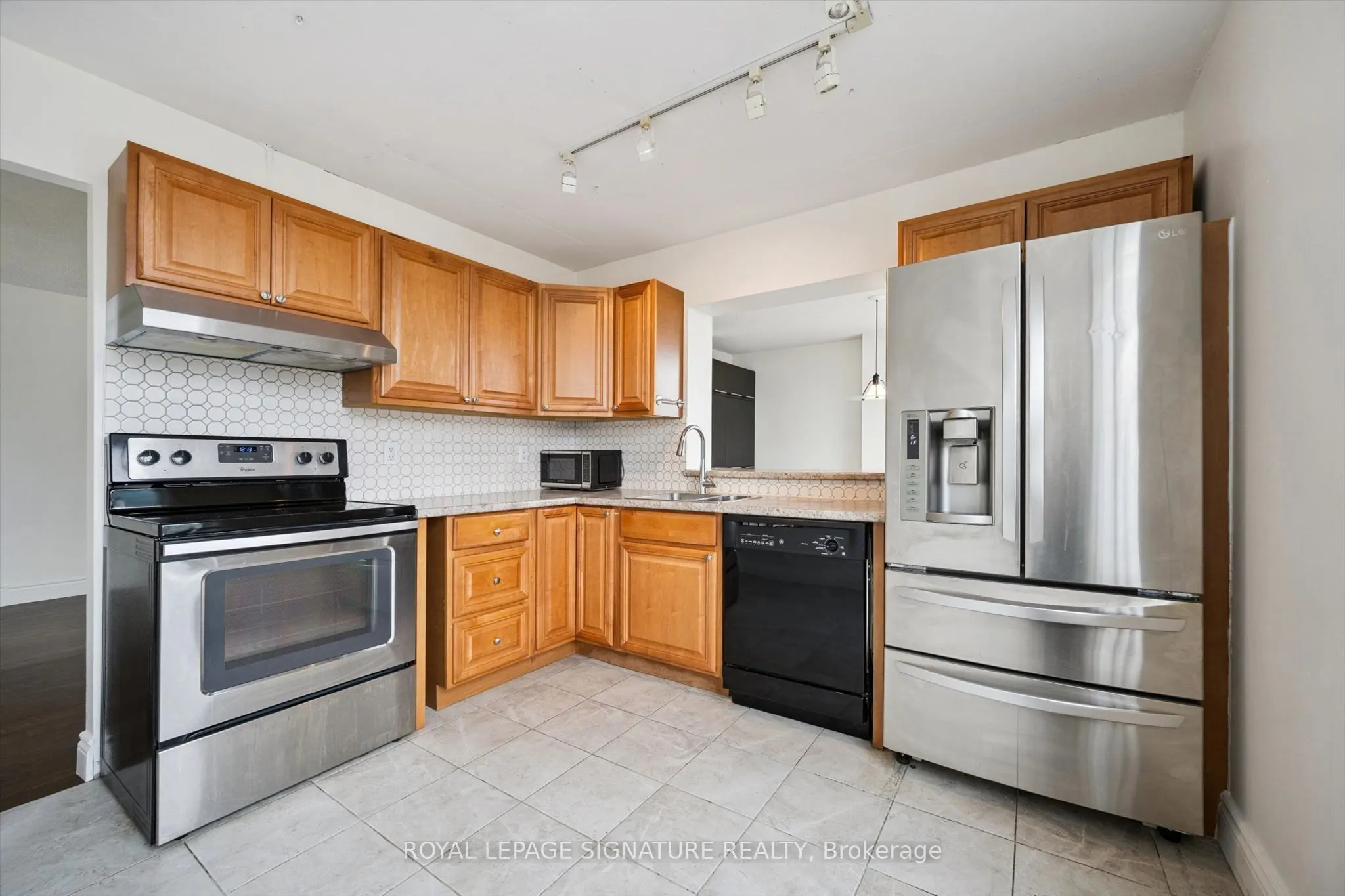 150 Queen Street S #401
