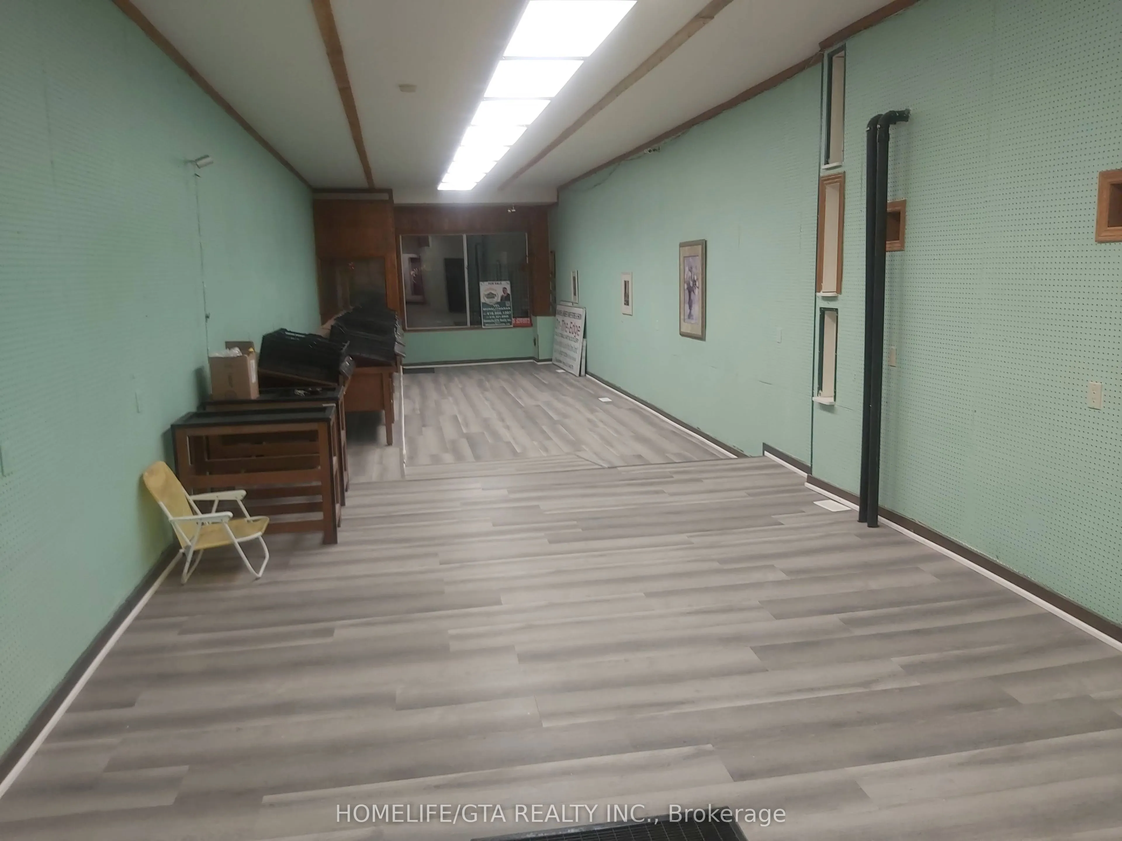 11 King Street W