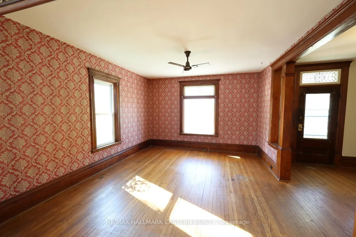 49 Booth Street N