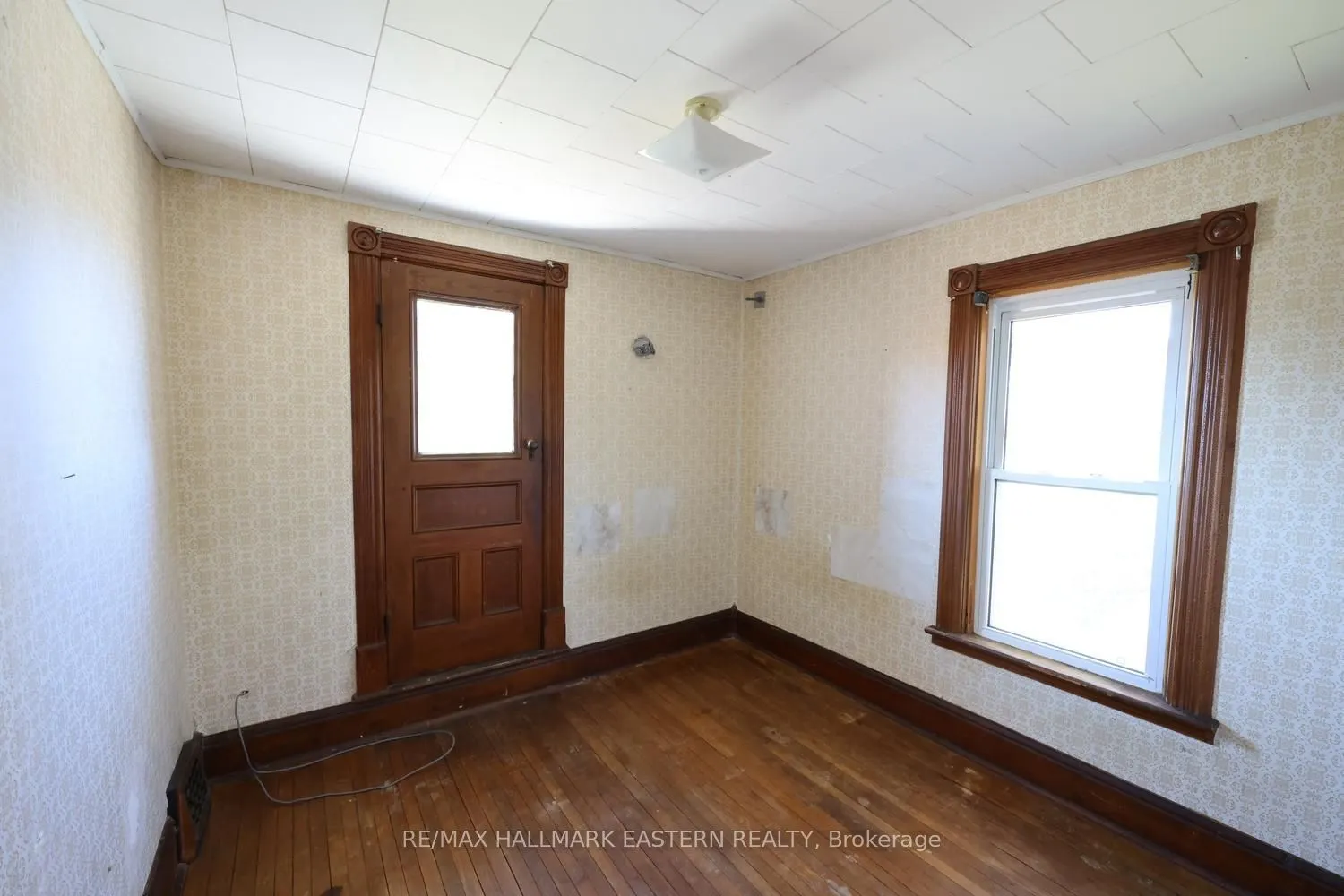49 Booth Street N
