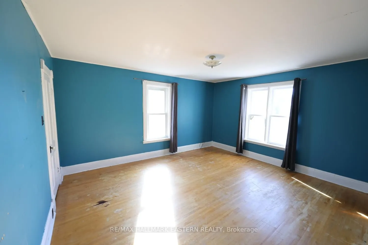 49 Booth Street N