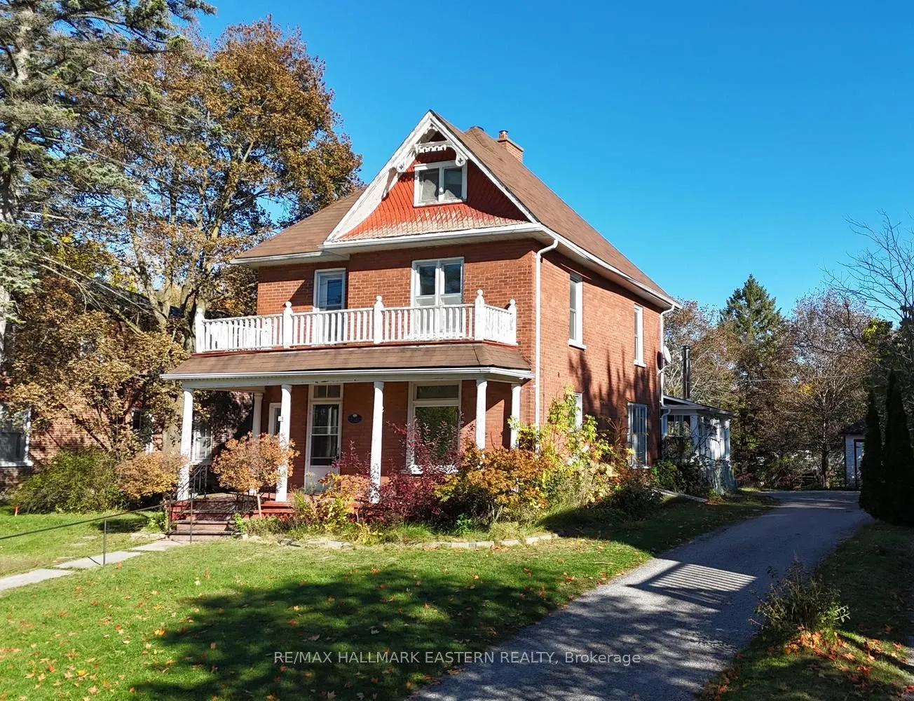 49 Booth Street N