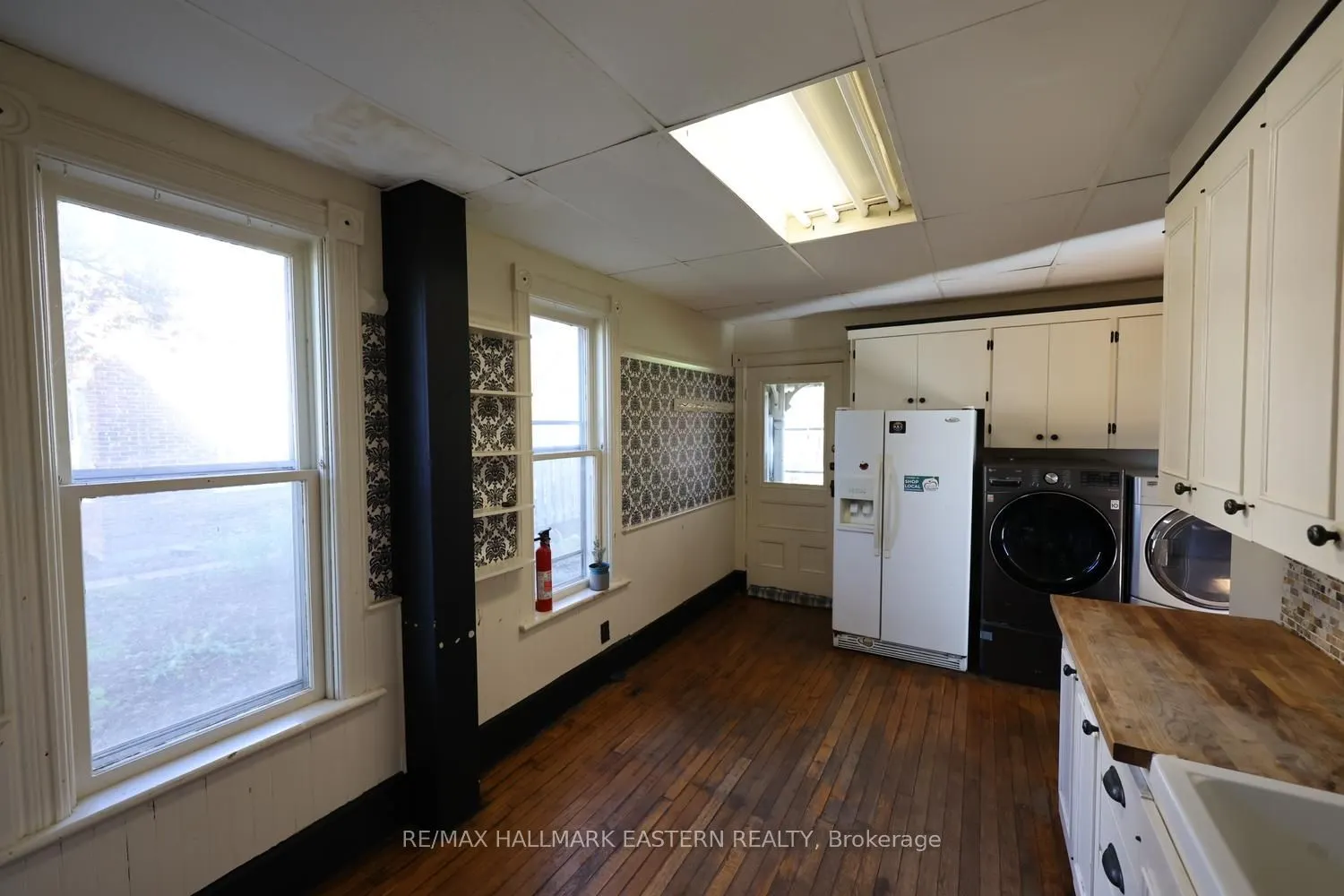 49 Booth Street N