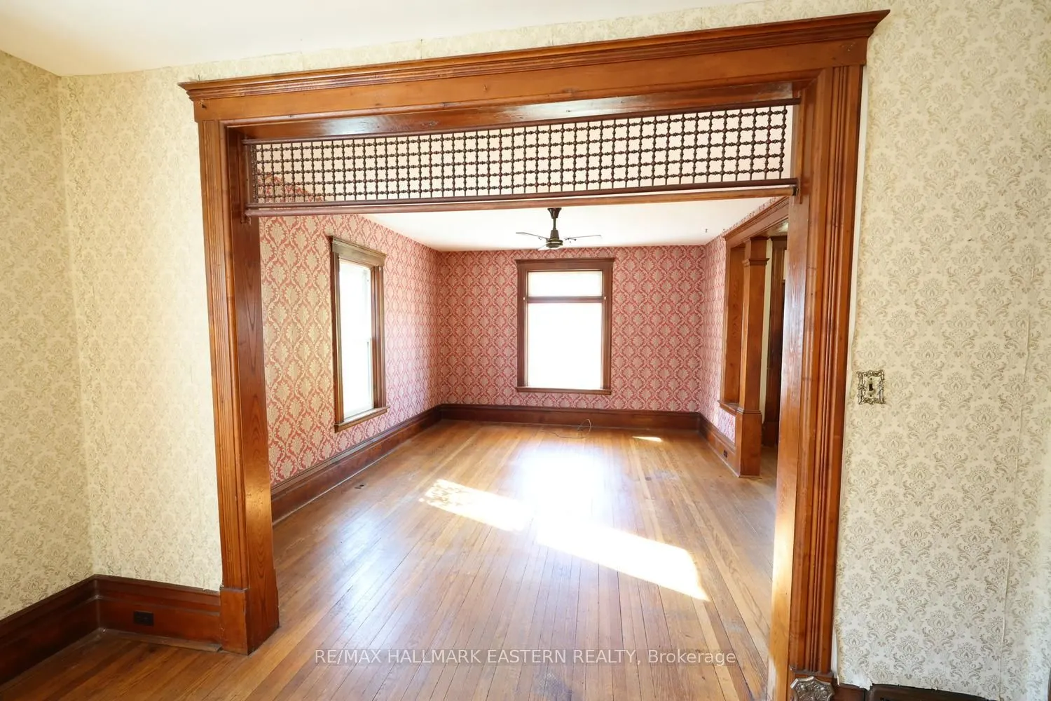 49 Booth Street N