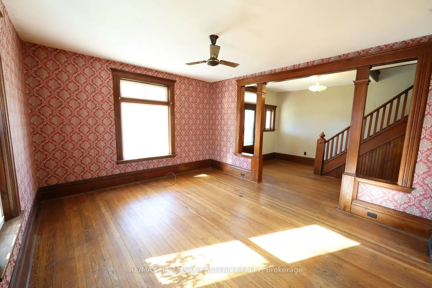 49 Booth Street N