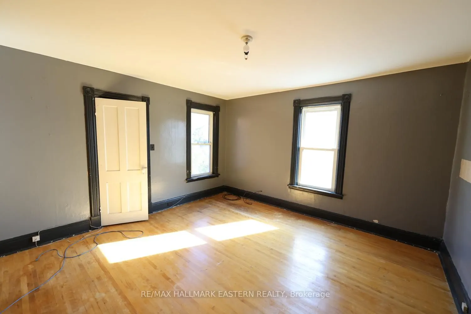 49 Booth Street N