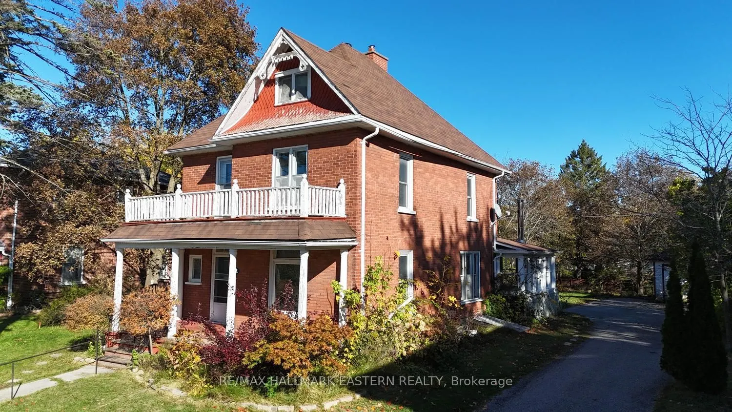 49 Booth Street N