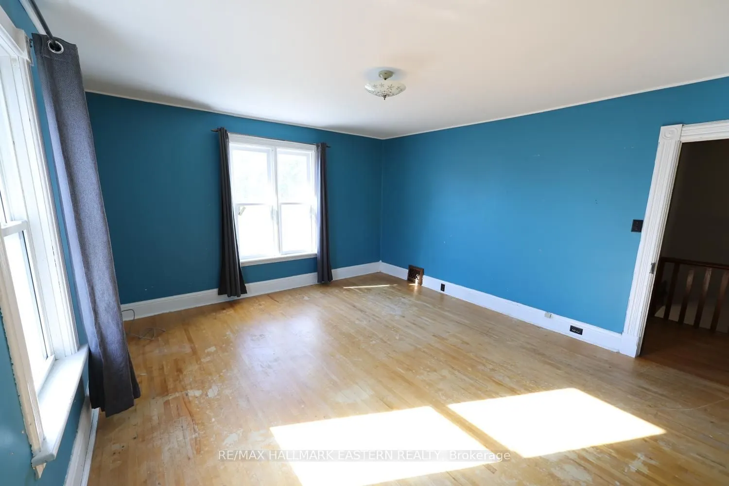 49 Booth Street N