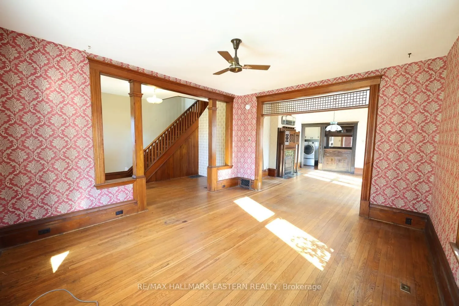 49 Booth Street N
