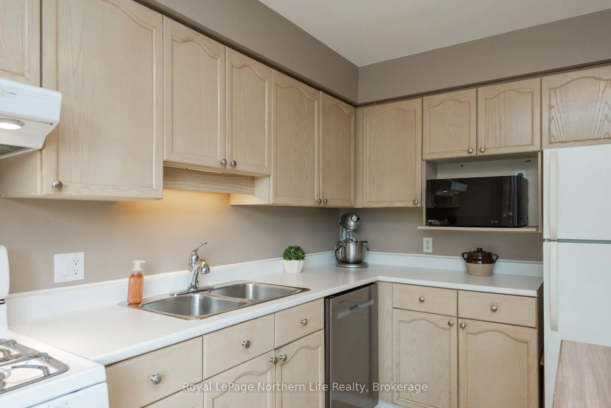 637 Tackaberry Drive