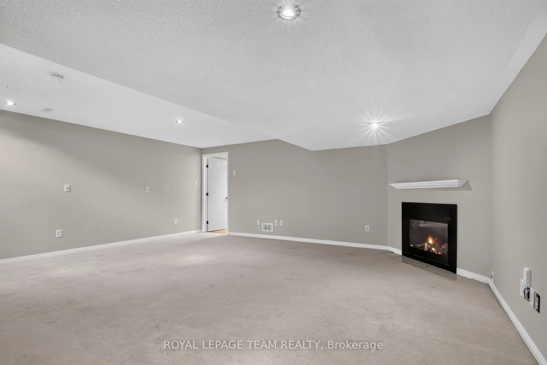 3 Chantilly Gate
