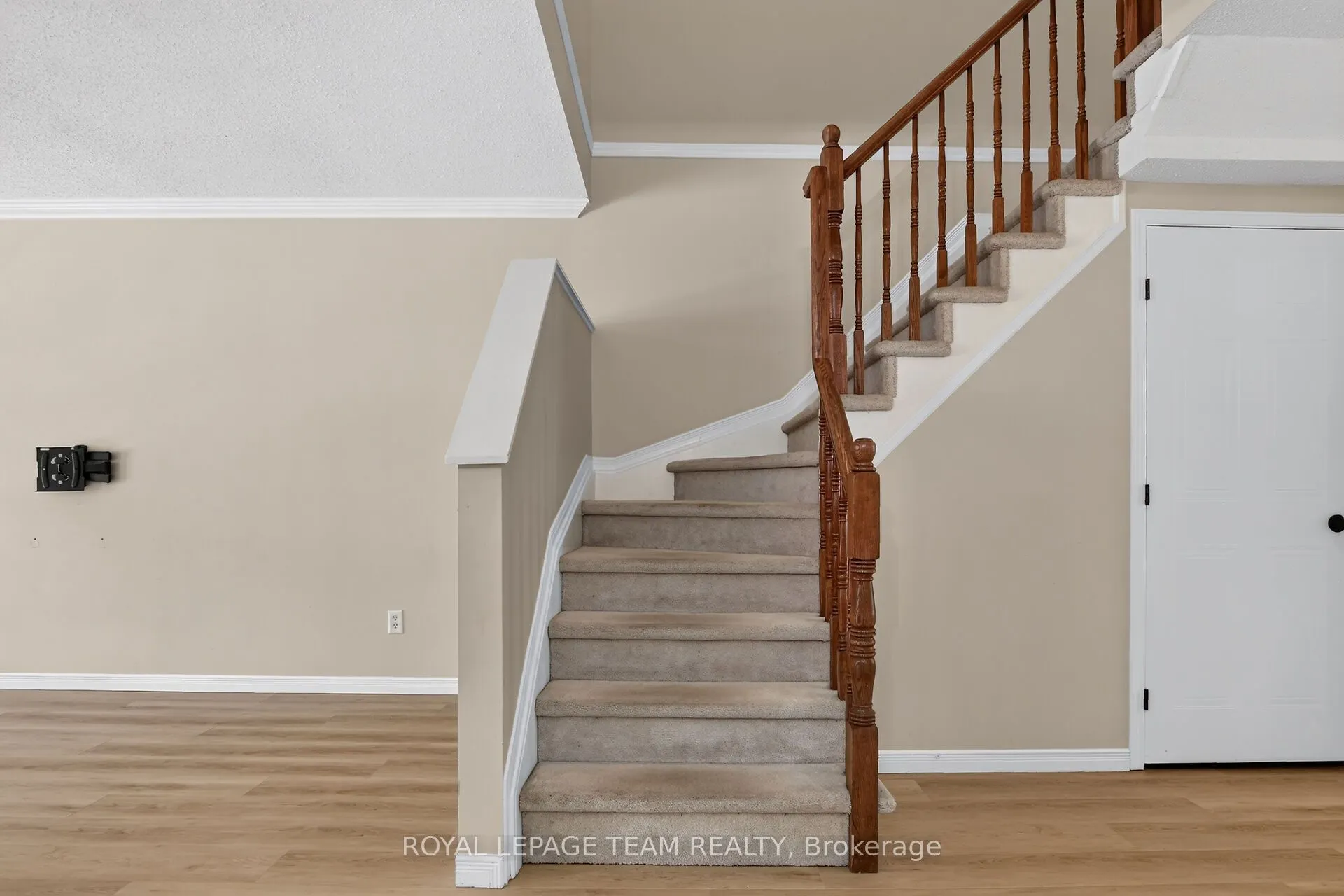 3 Chantilly Gate