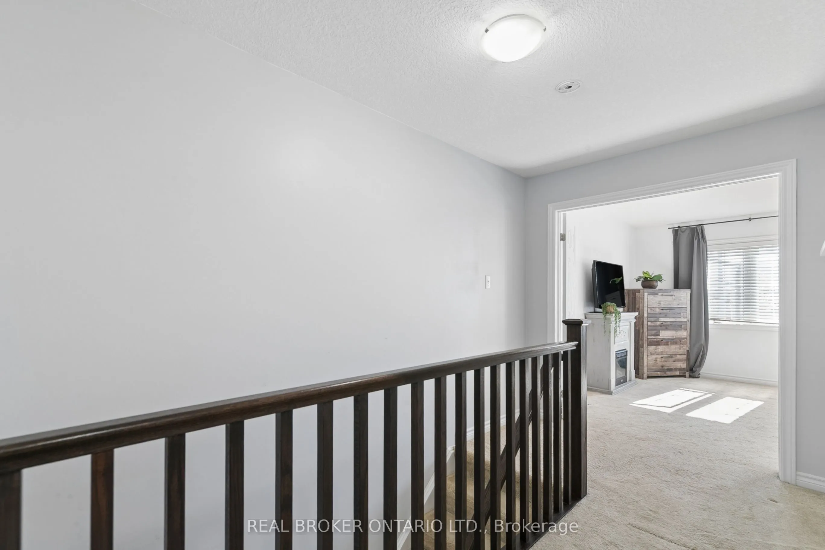 42 RENFREW Street
