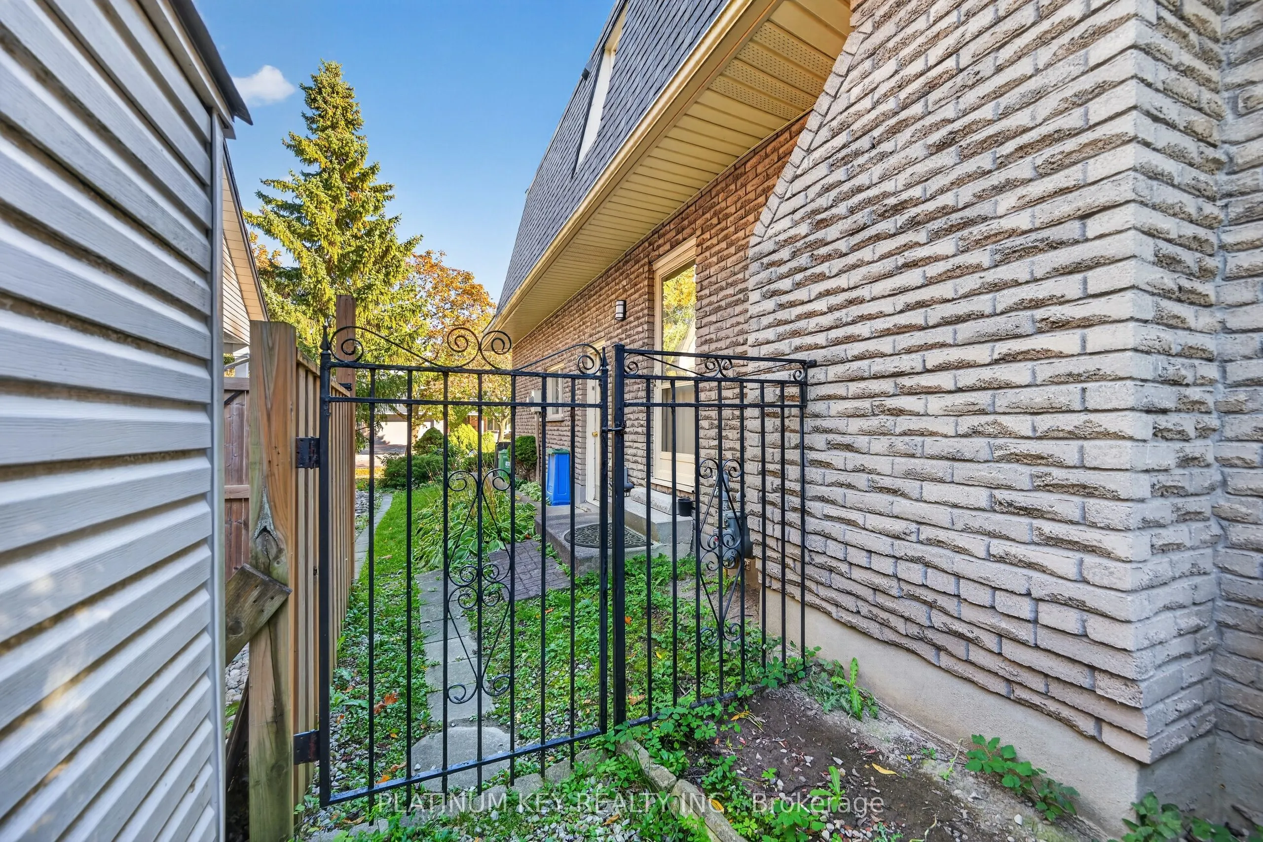 723 Cranbrook Road