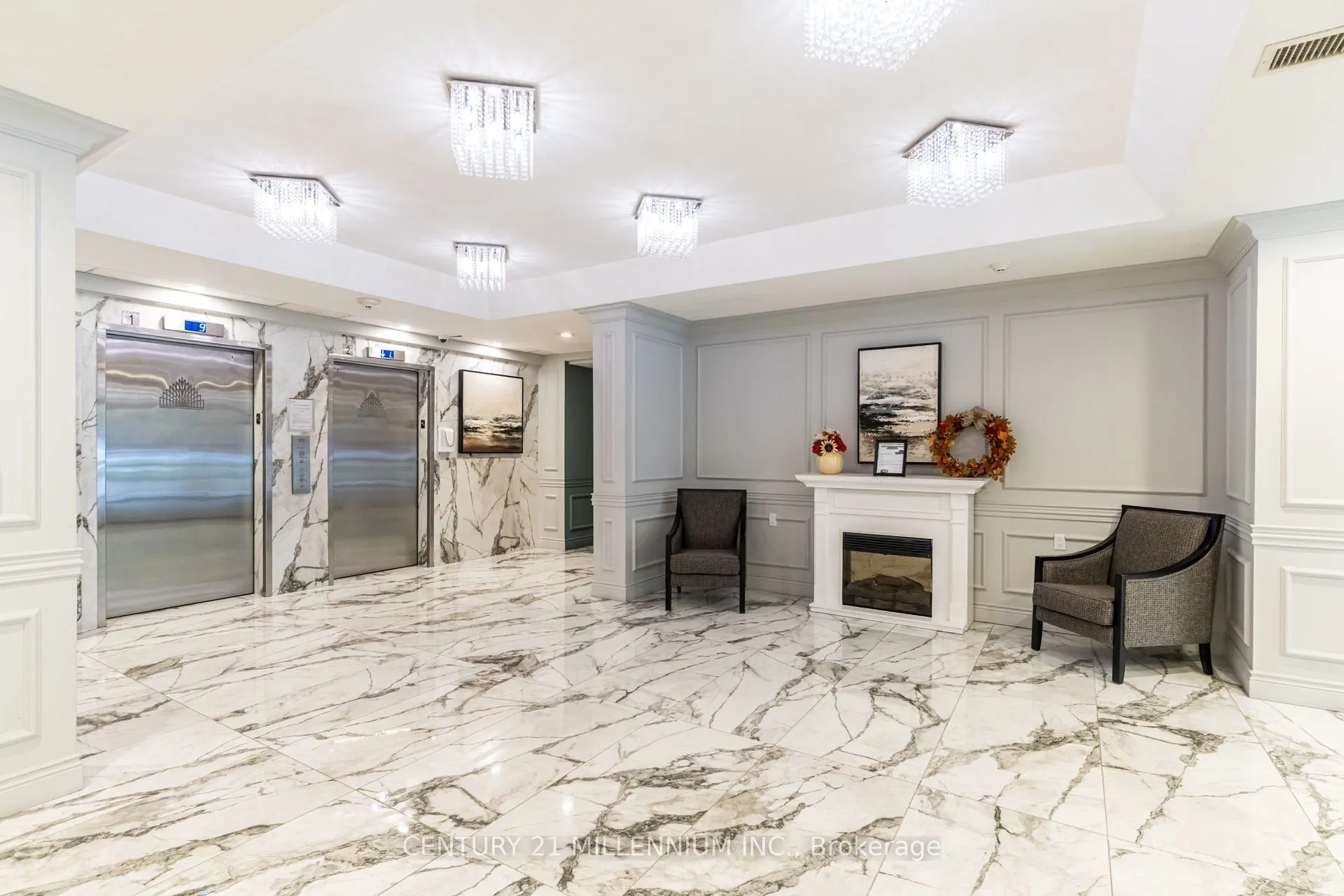 237 King Street W #909