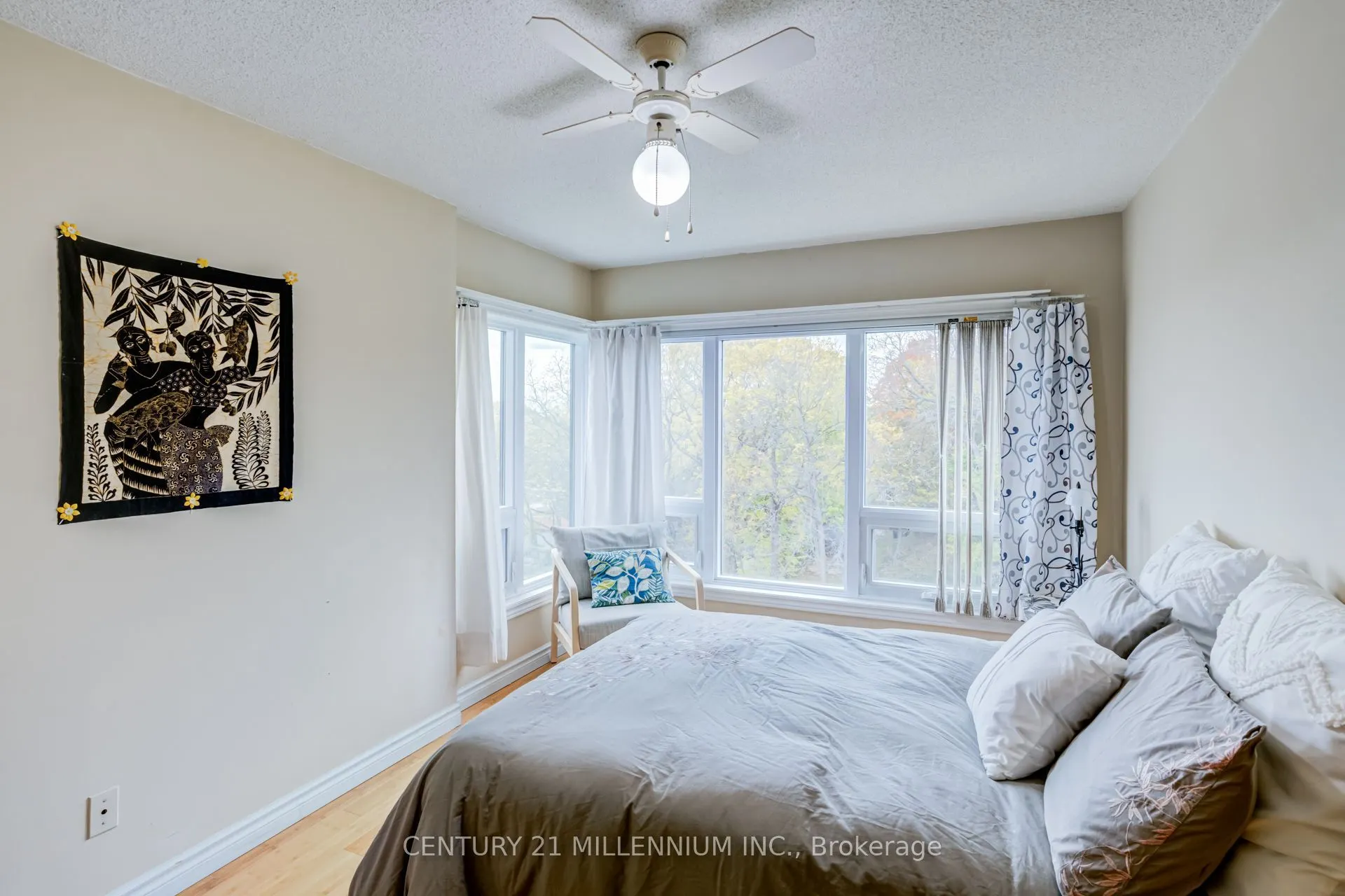 237 King Street W #909