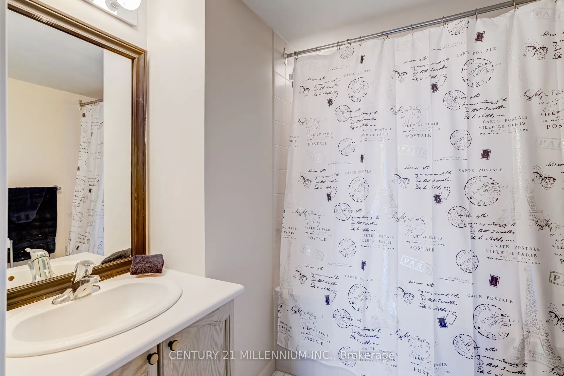 237 King Street W #909