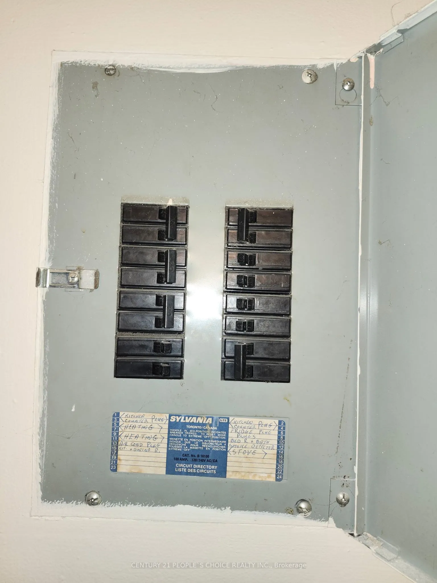 72 Main Street E #213