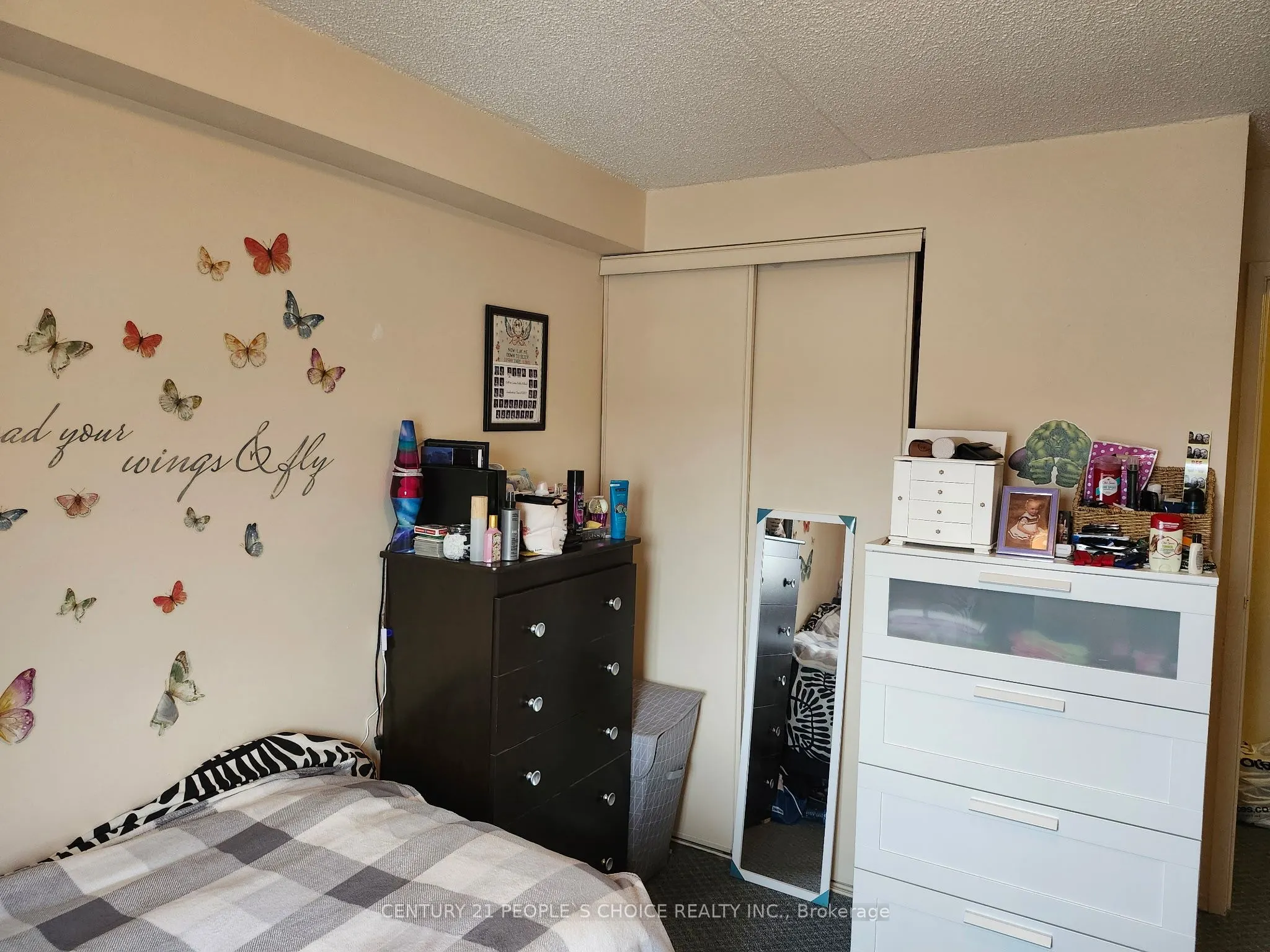72 Main Street E #213