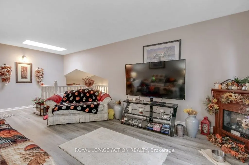 72 Lynden Hill Crescent