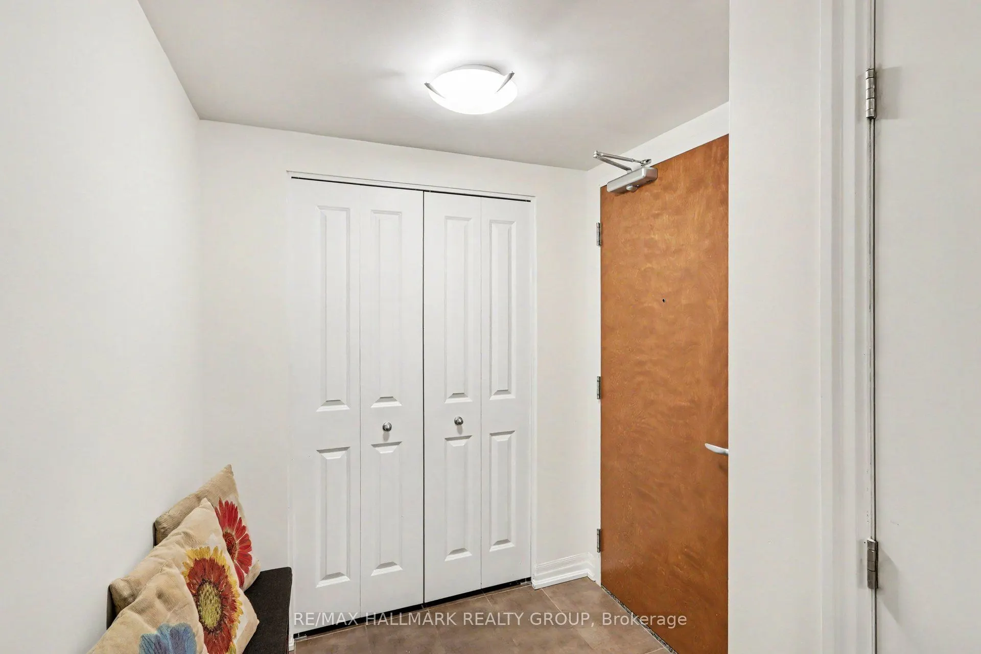 242 Rideau Street #201