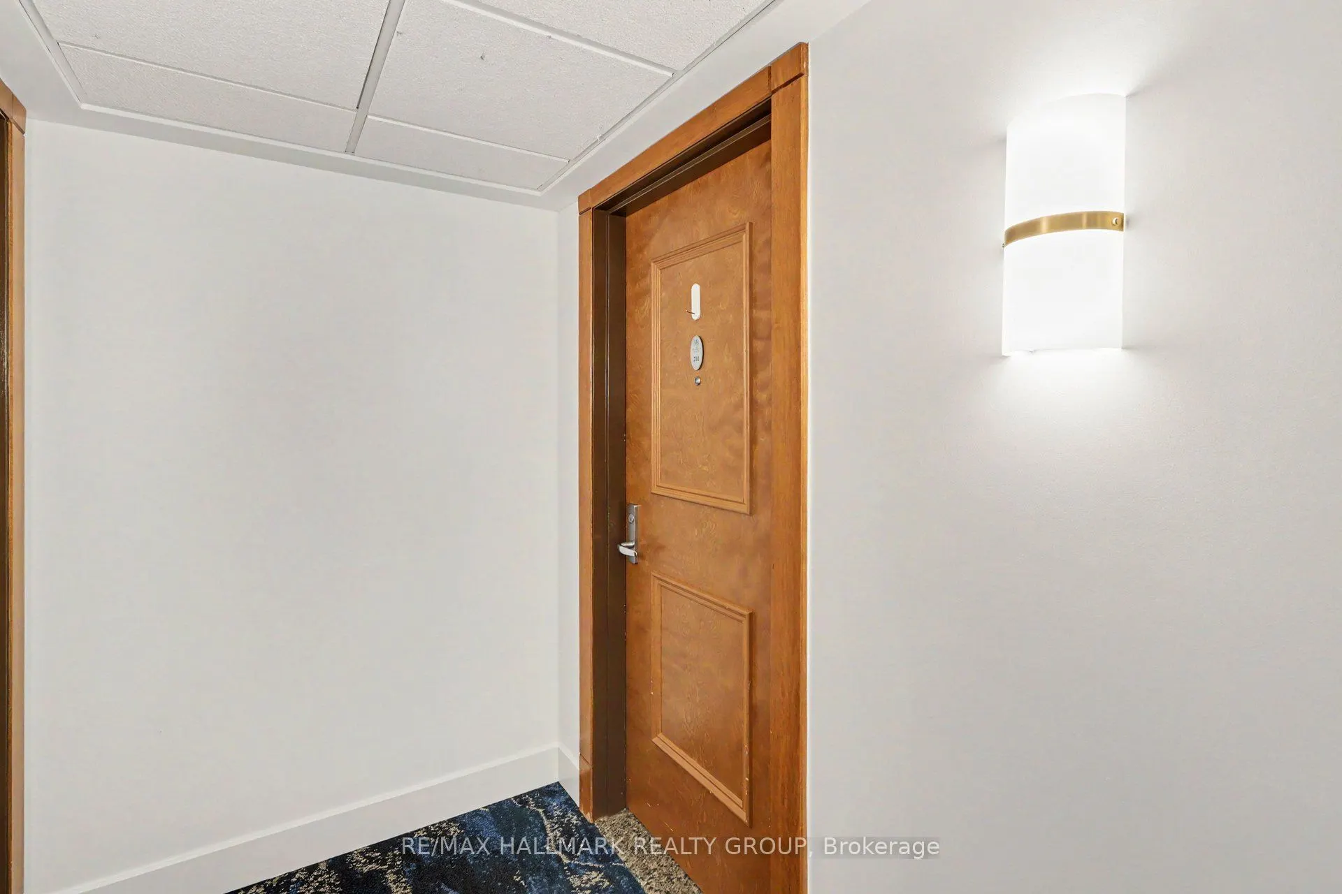 242 Rideau Street #201