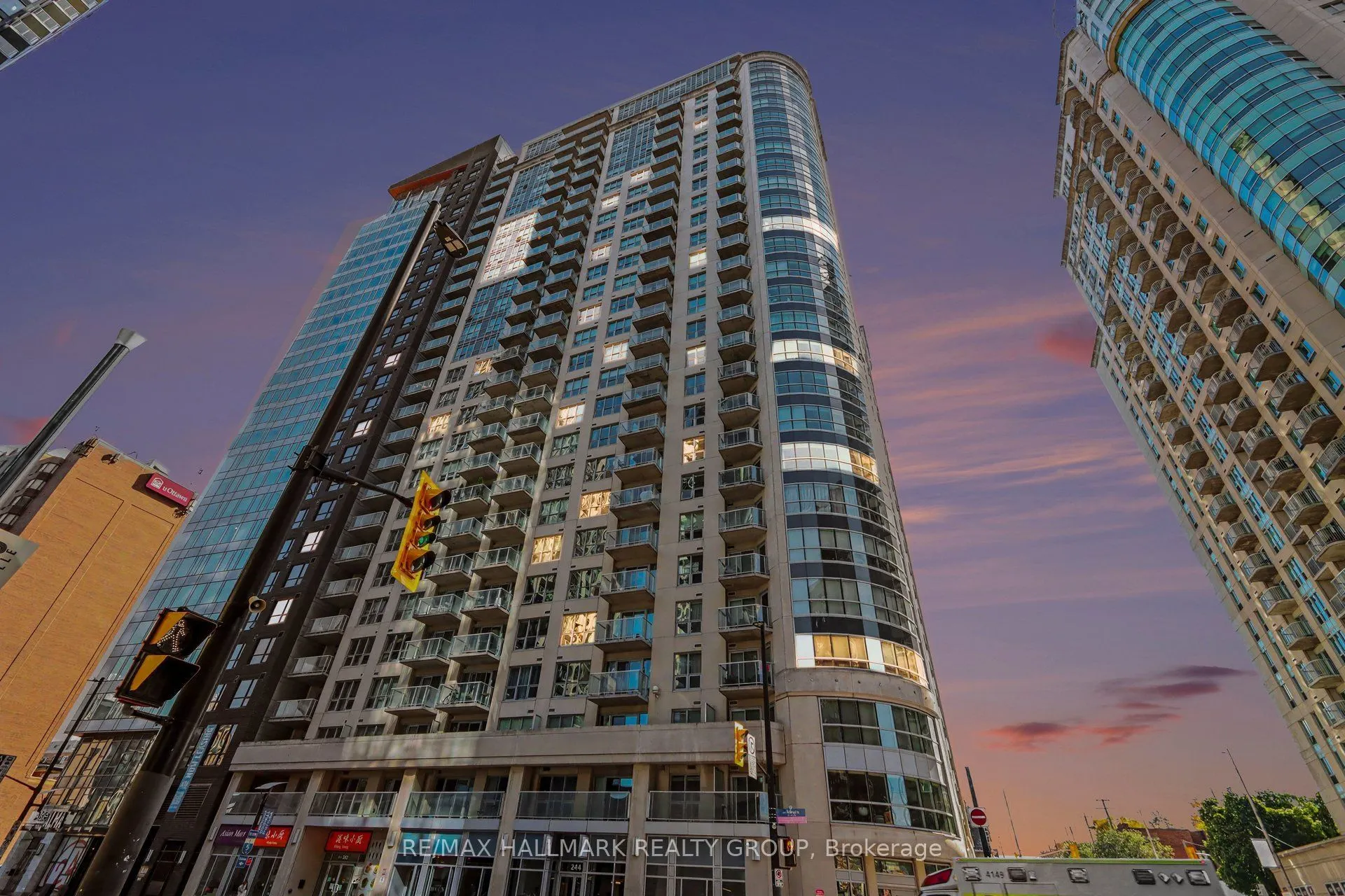 242 Rideau Street #201