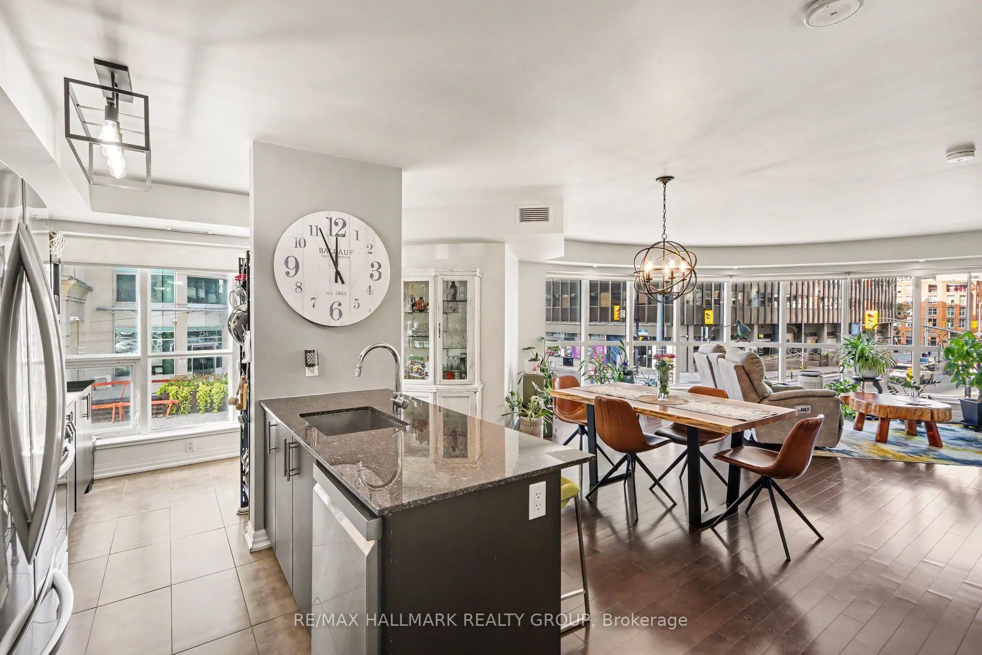 242 Rideau Street #201
