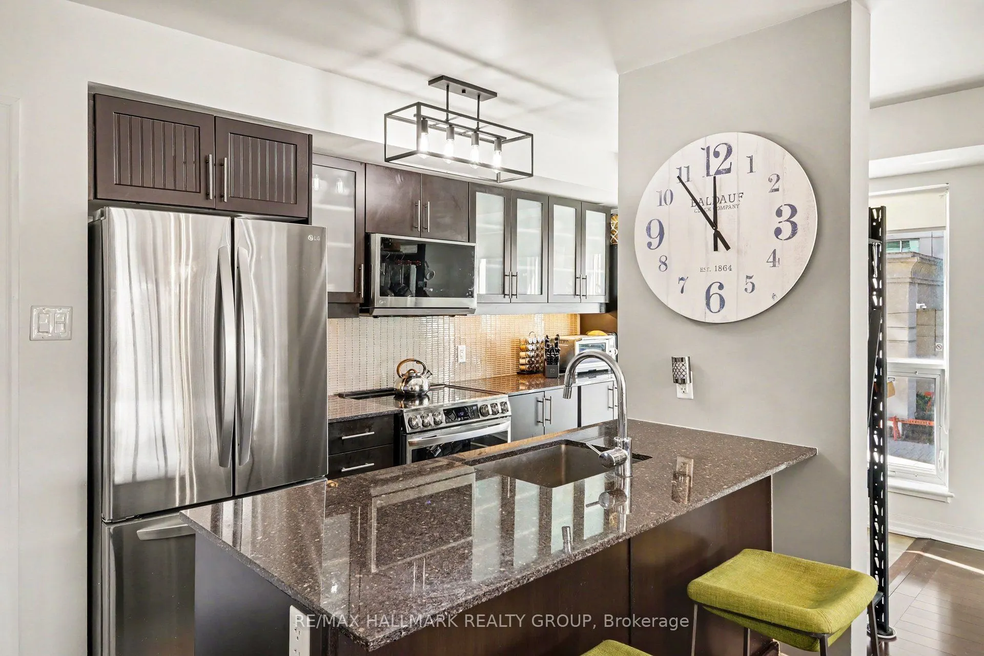 242 Rideau Street #201
