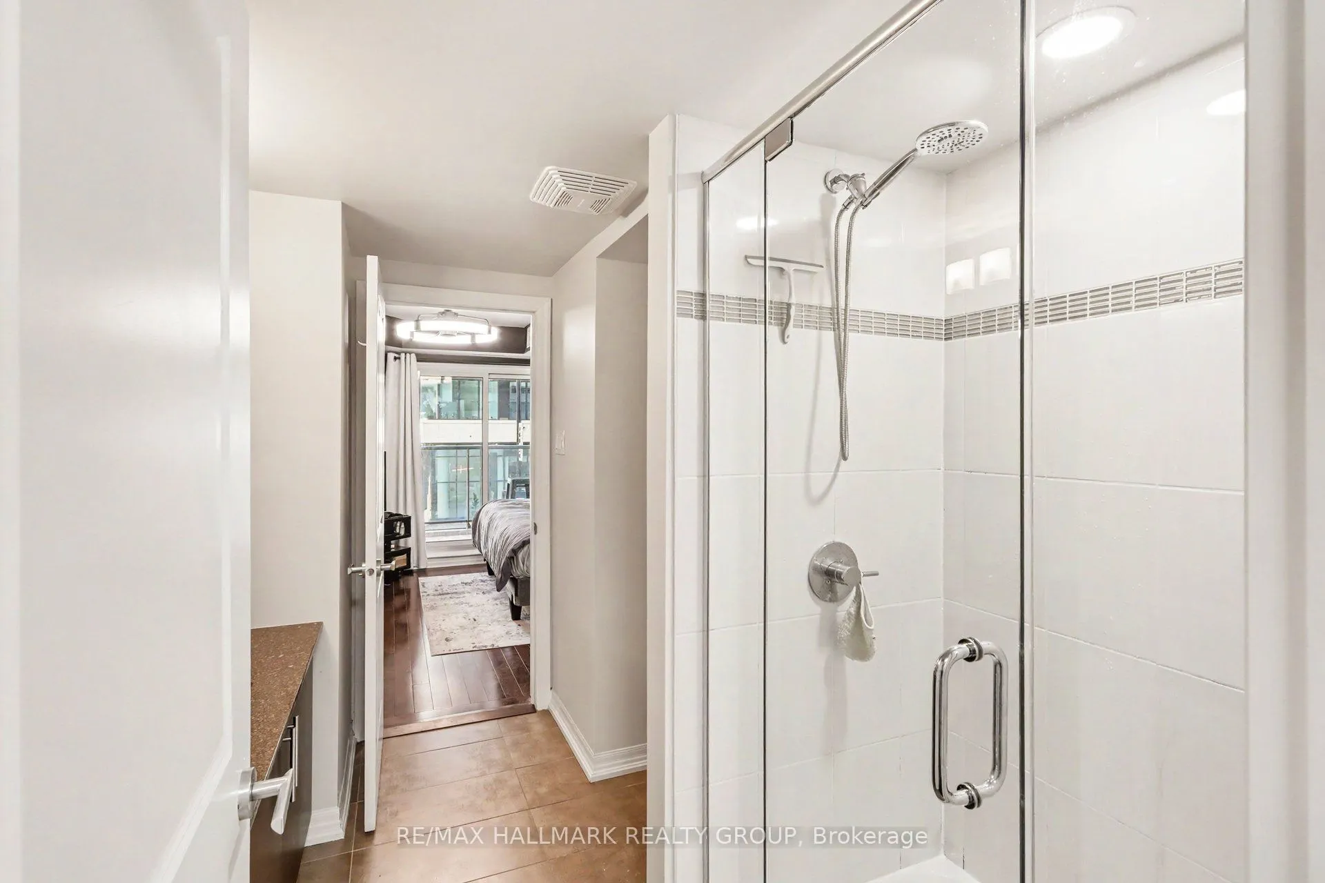 242 Rideau Street #201