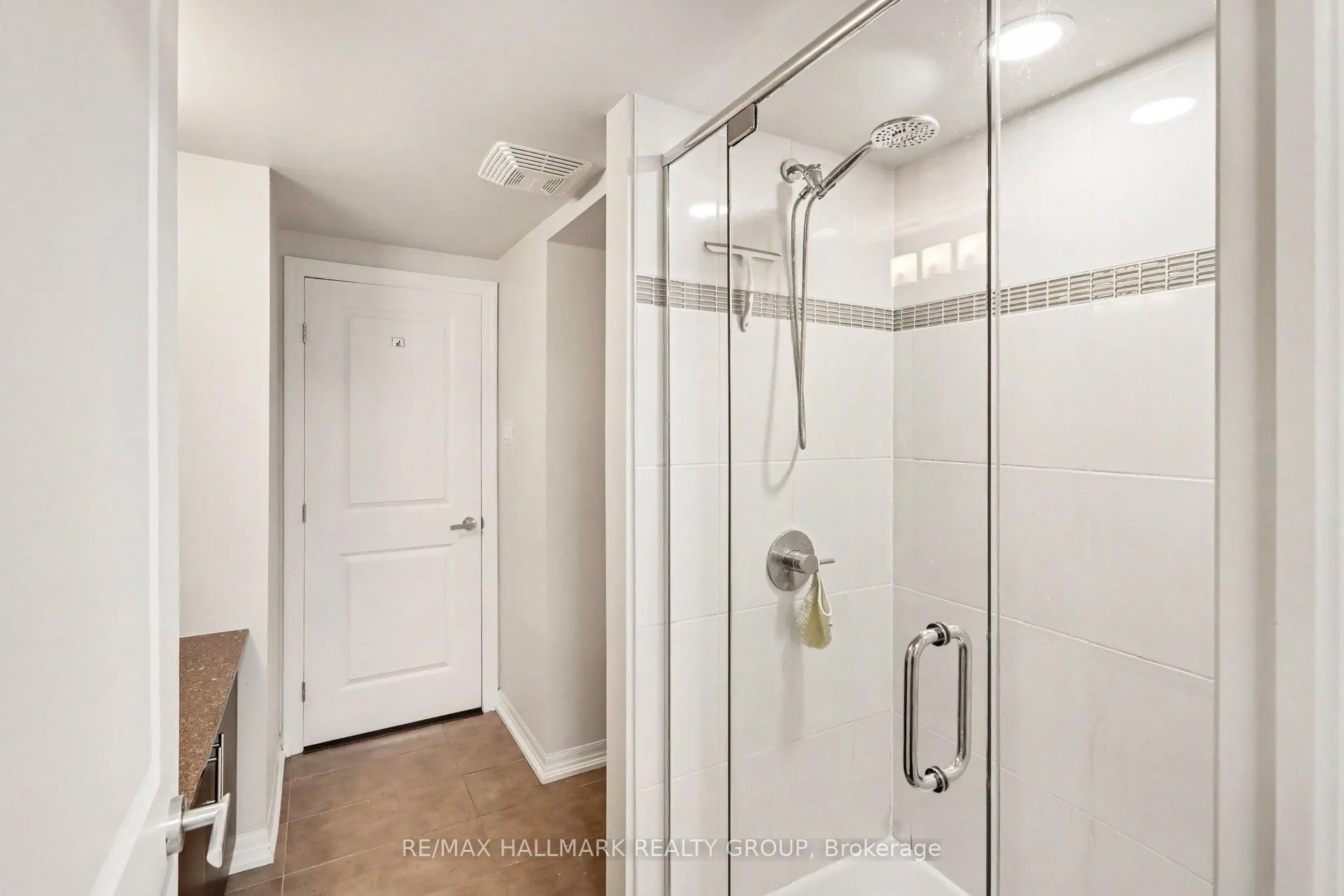 242 Rideau Street #201
